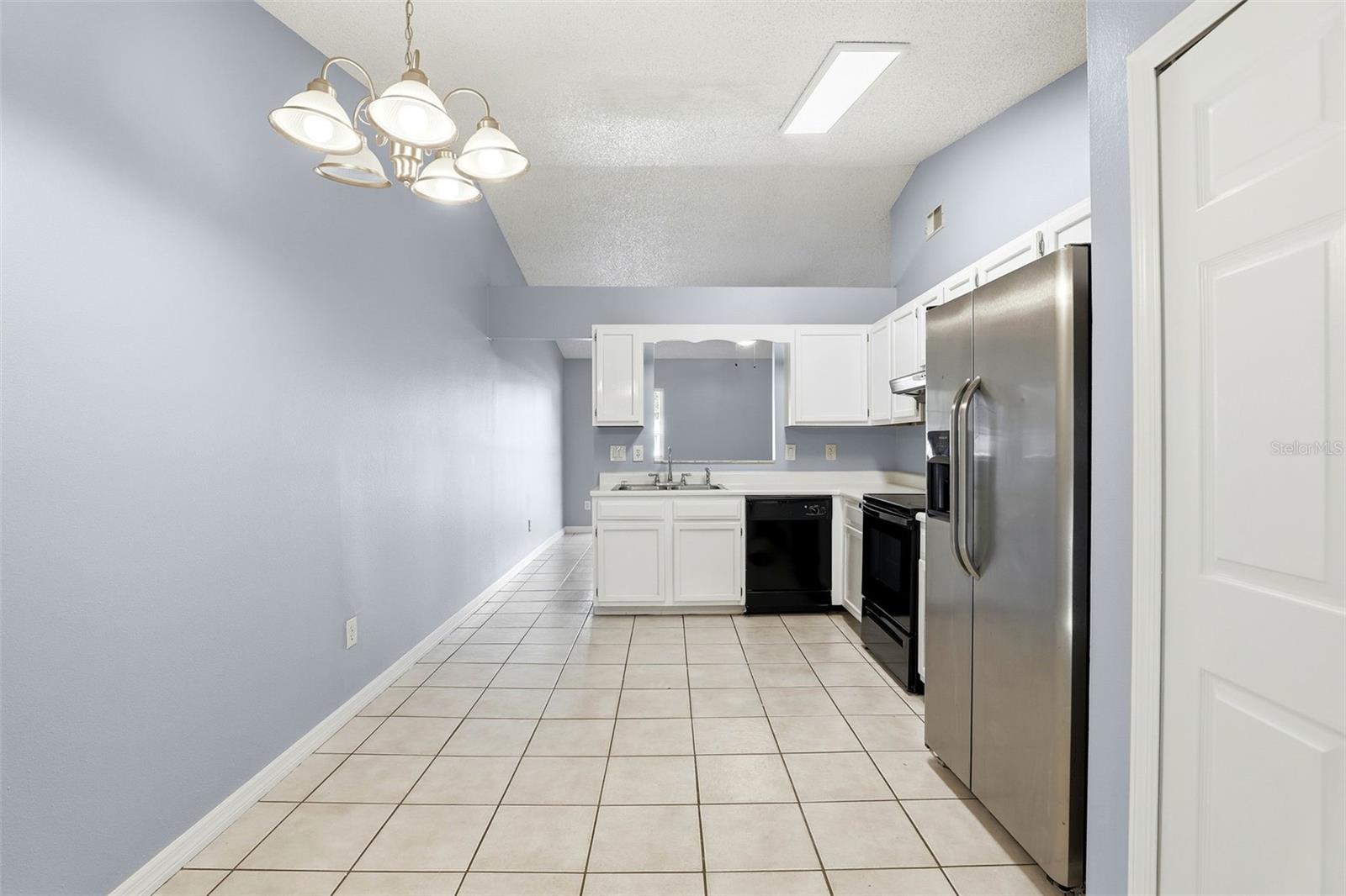 Image 15 of 33 For 1972 Bonneville Drive