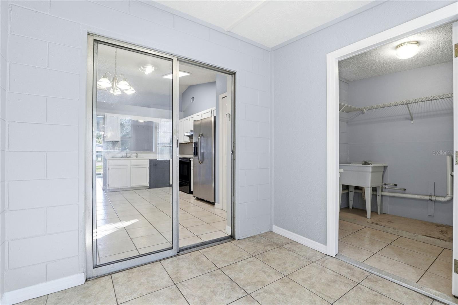 Image 17 of 33 For 1972 Bonneville Drive