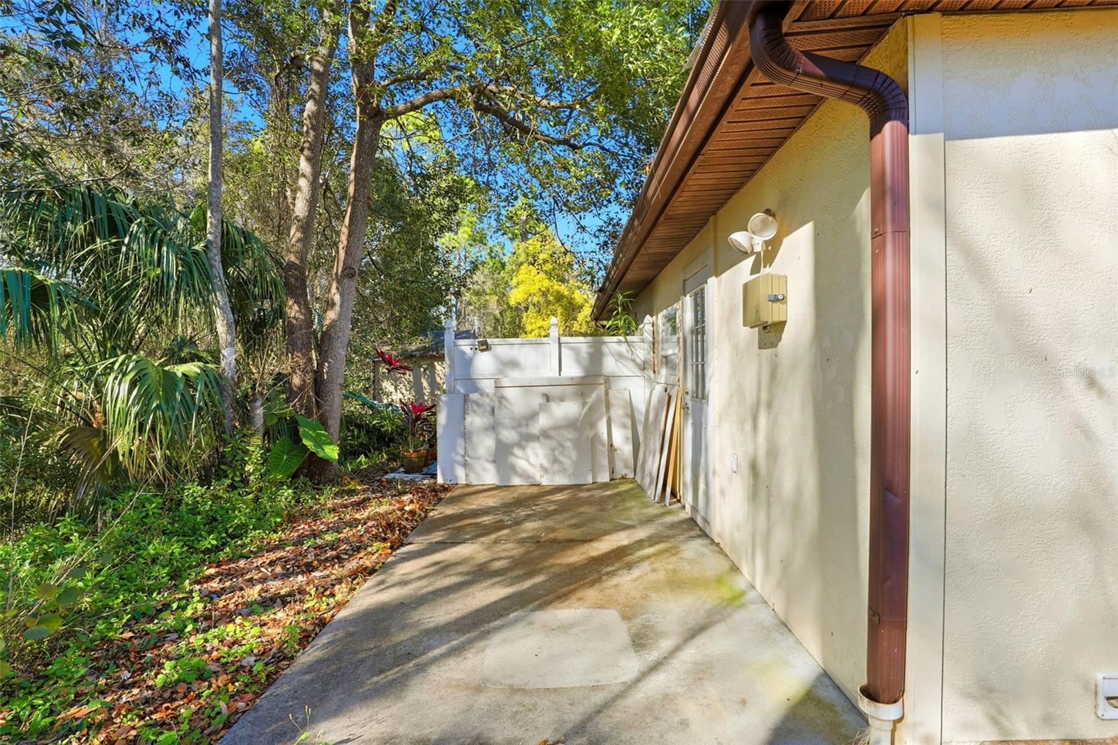 Image 26 of 33 For 1972 Bonneville Drive