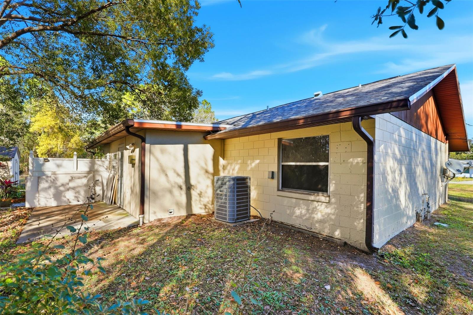 Image 31 of 33 For 1972 Bonneville Drive