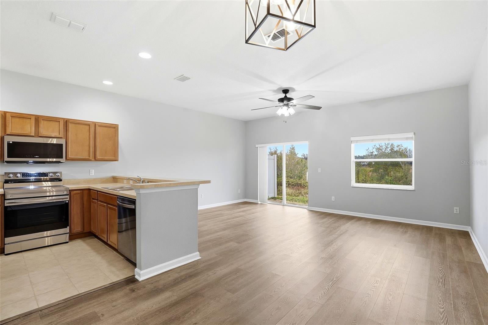 Image 5 of 35 For 12049 Great Commission Way