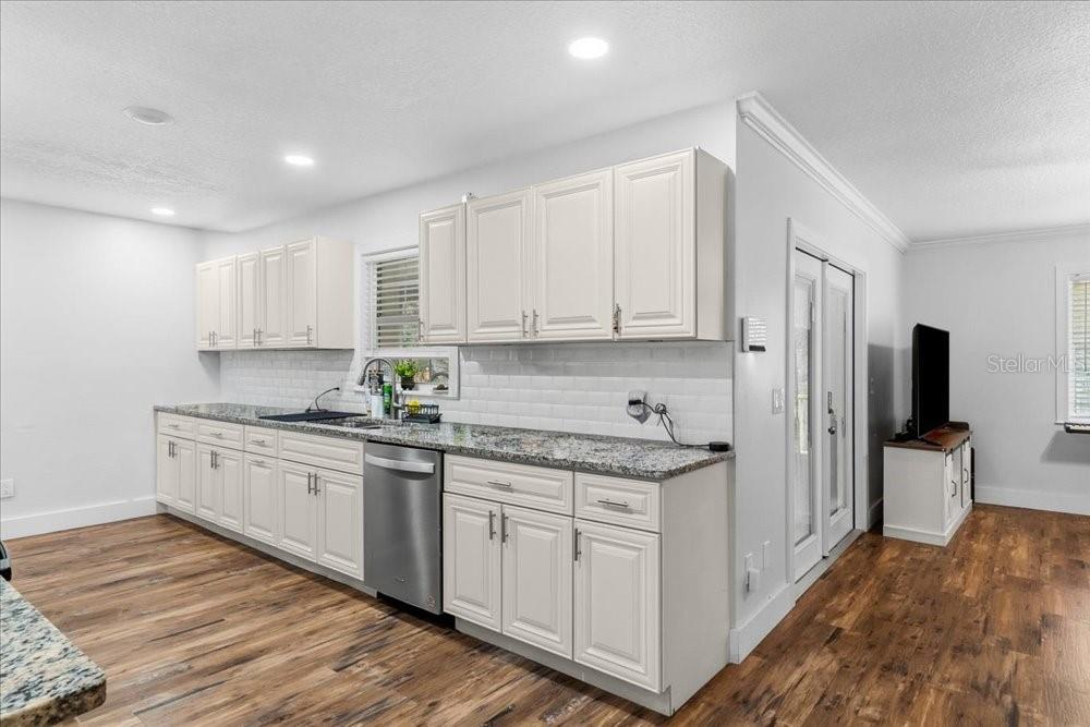 Image 10 of 56 For 2090 8th Avenue