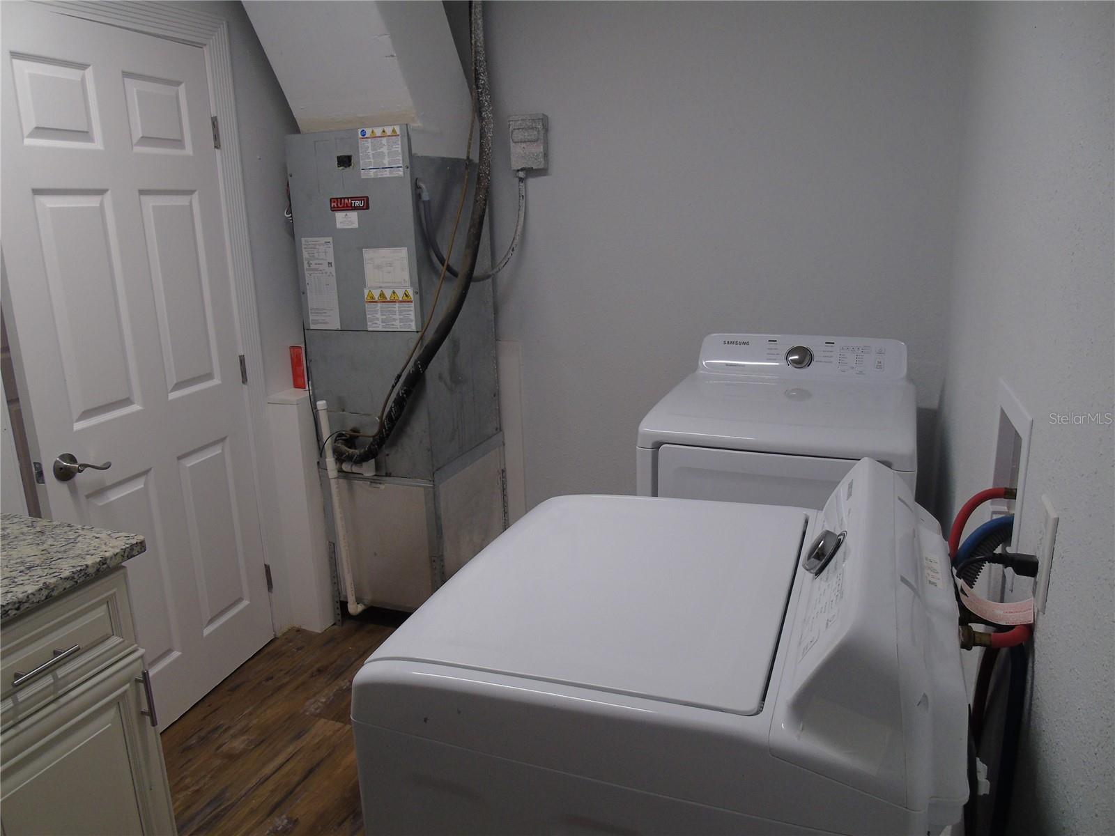 Image 39 of 56 For 2090 8th Avenue