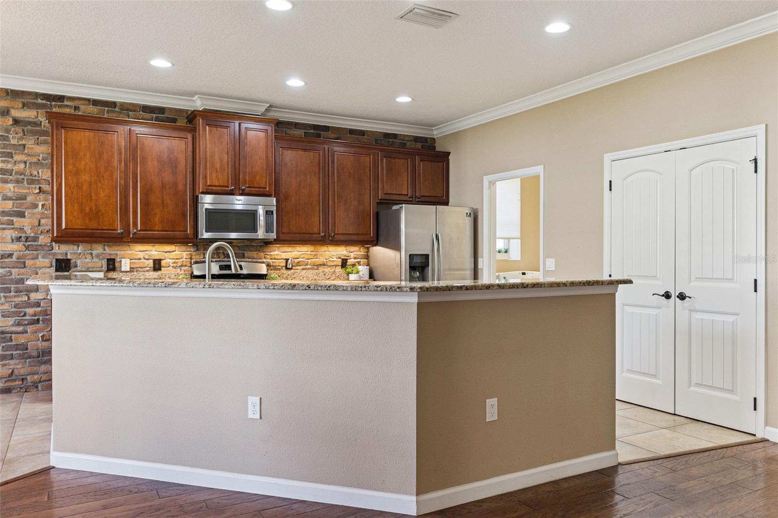 Image 15 of 56 For 1627 Victoria Gardens Drive