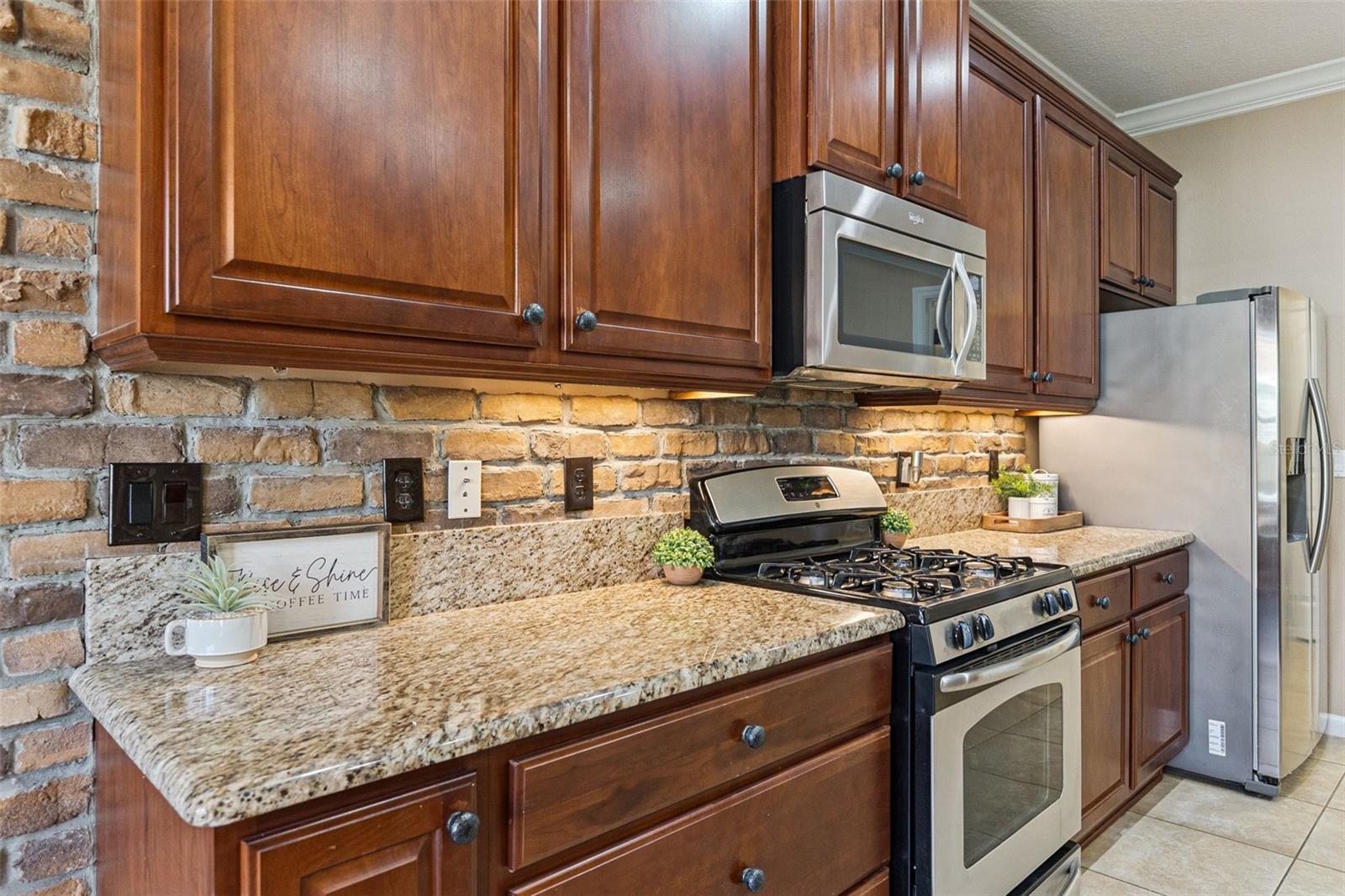 Image 17 of 56 For 1627 Victoria Gardens Drive