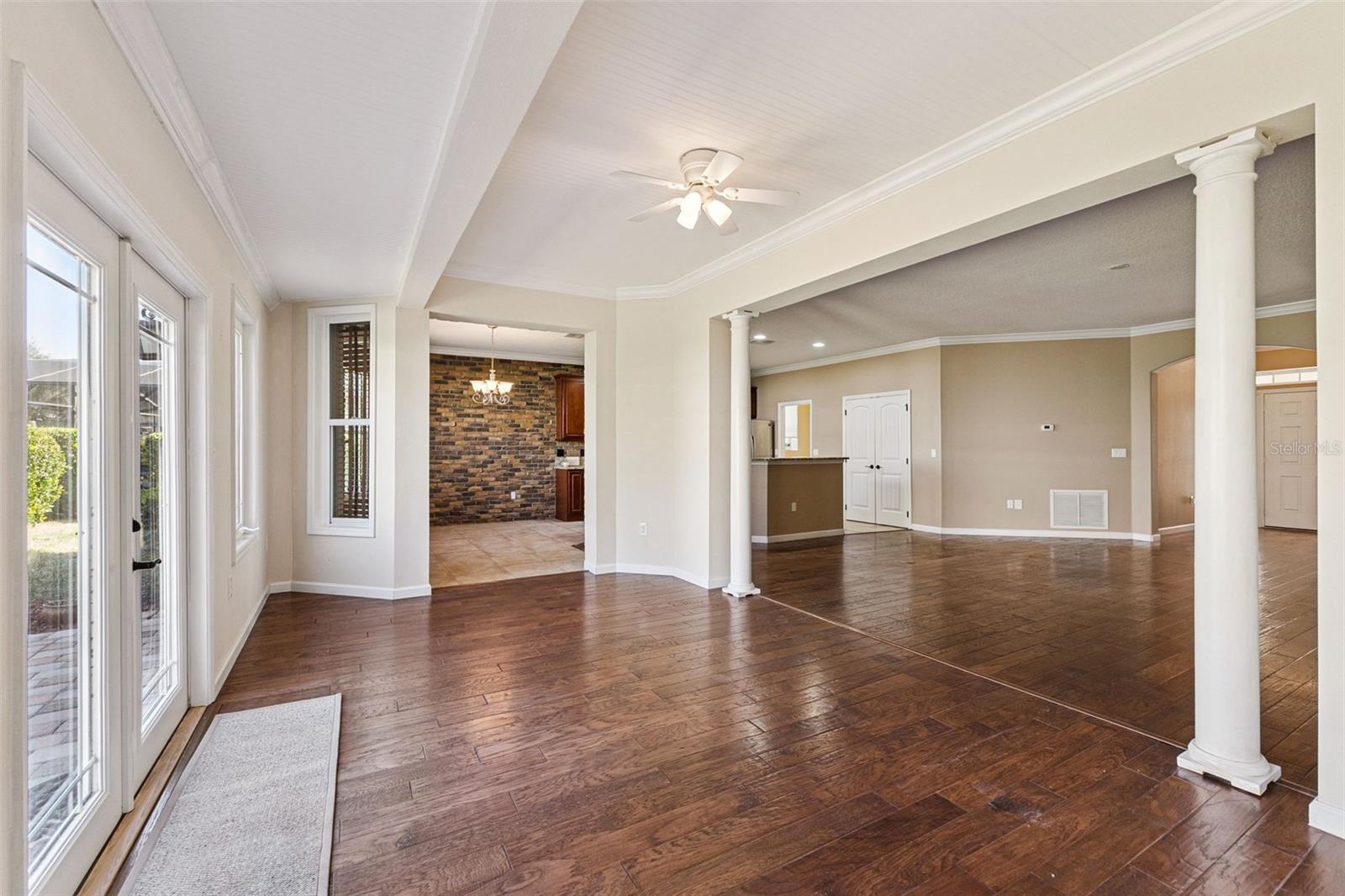 Image 22 of 56 For 1627 Victoria Gardens Drive