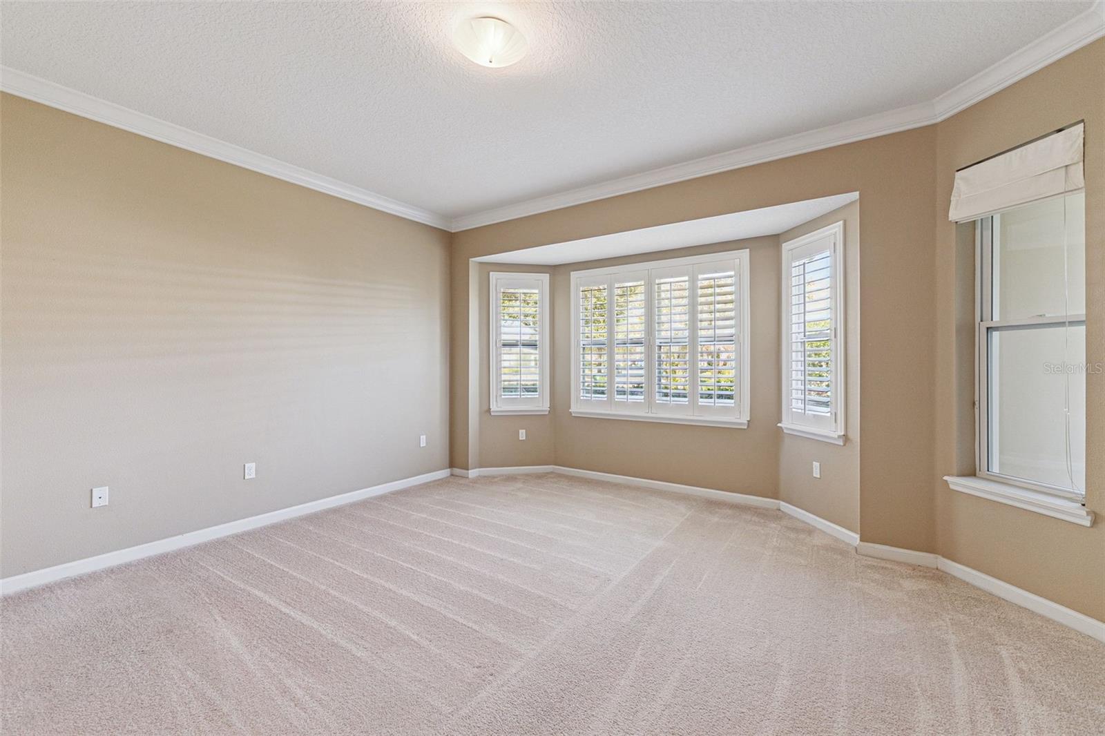 Image 29 of 56 For 1627 Victoria Gardens Drive