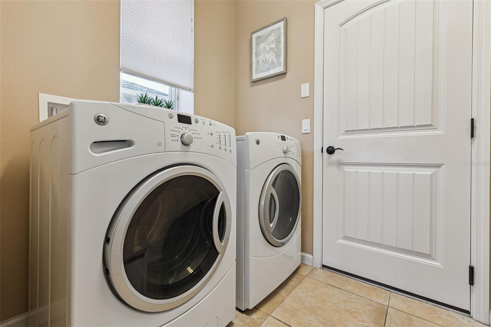 Image 38 of 56 For 1627 Victoria Gardens Drive