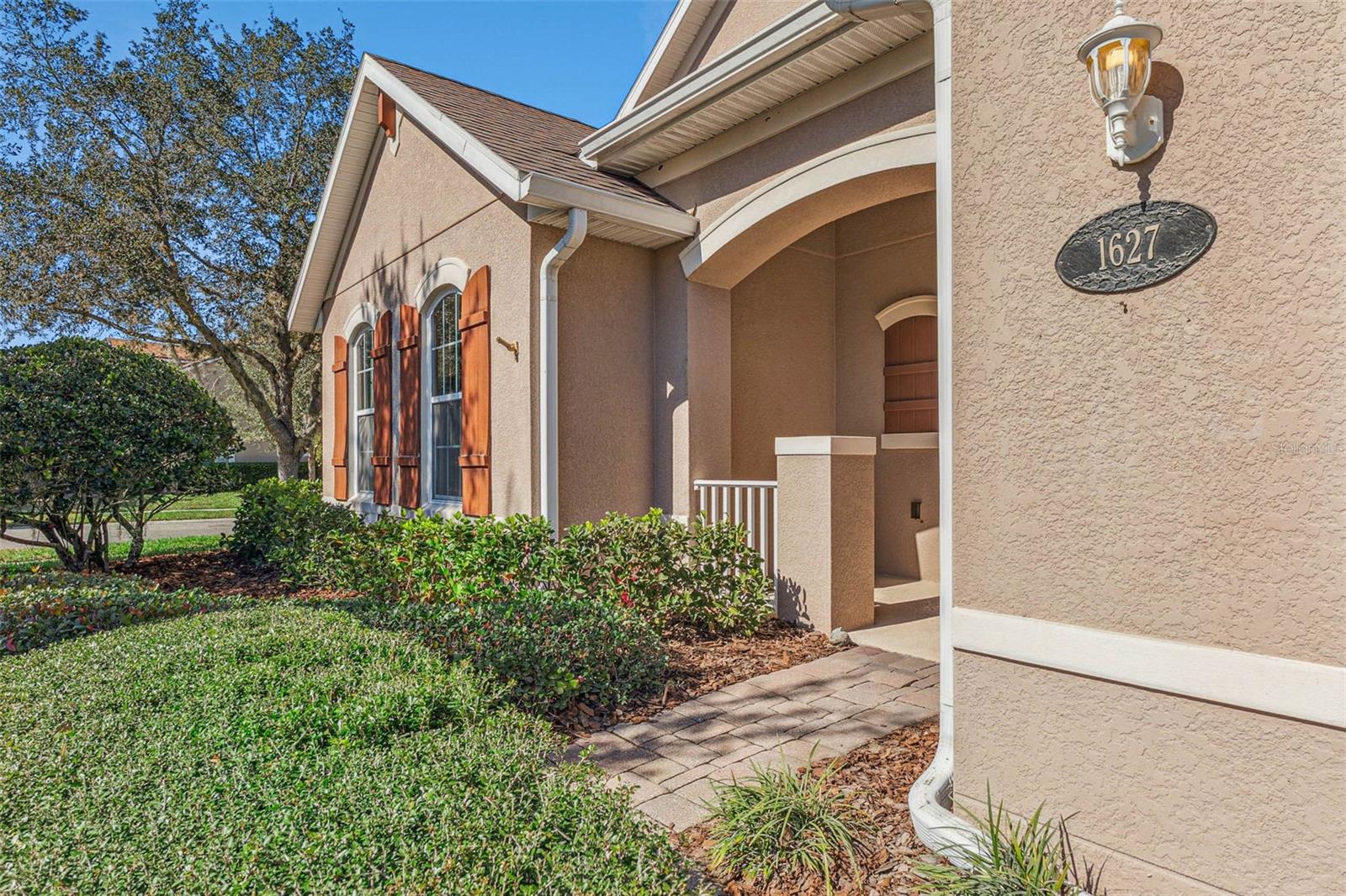 Image 7 of 56 For 1627 Victoria Gardens Drive