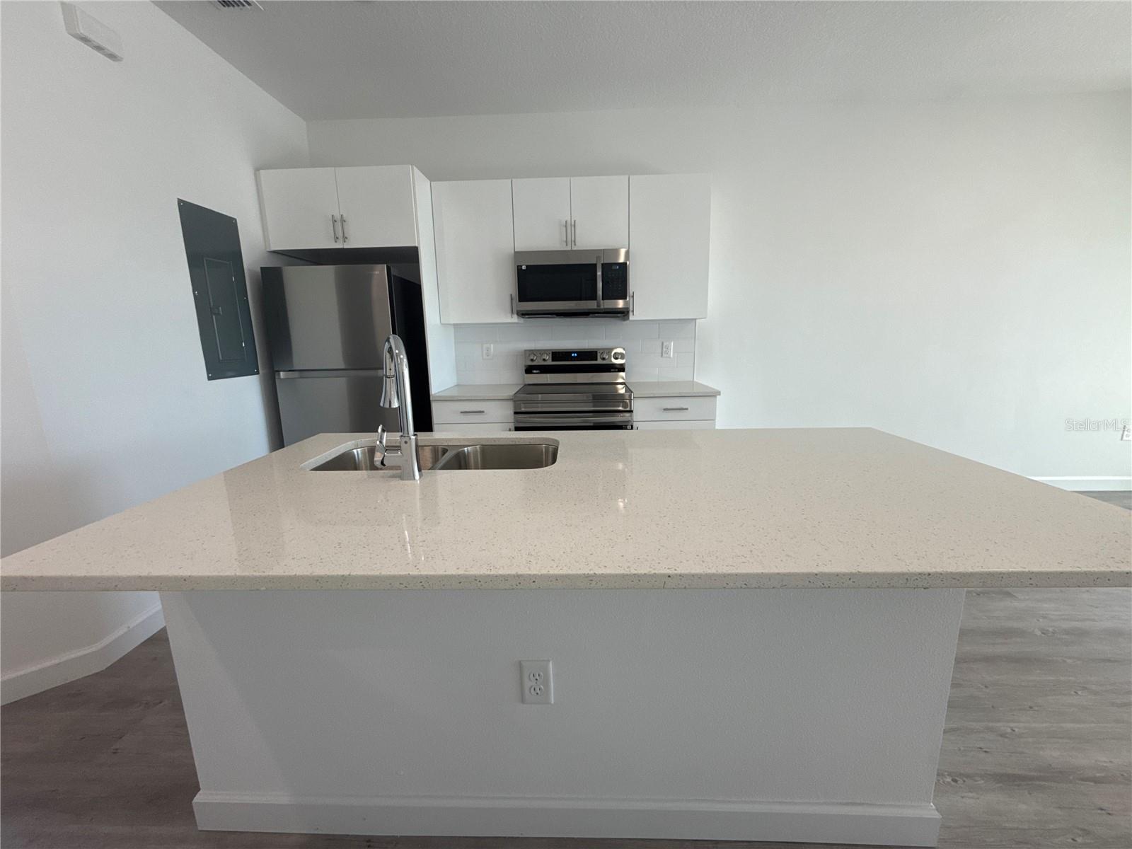 Image 6 of 33 For 420 Famagusta Drive