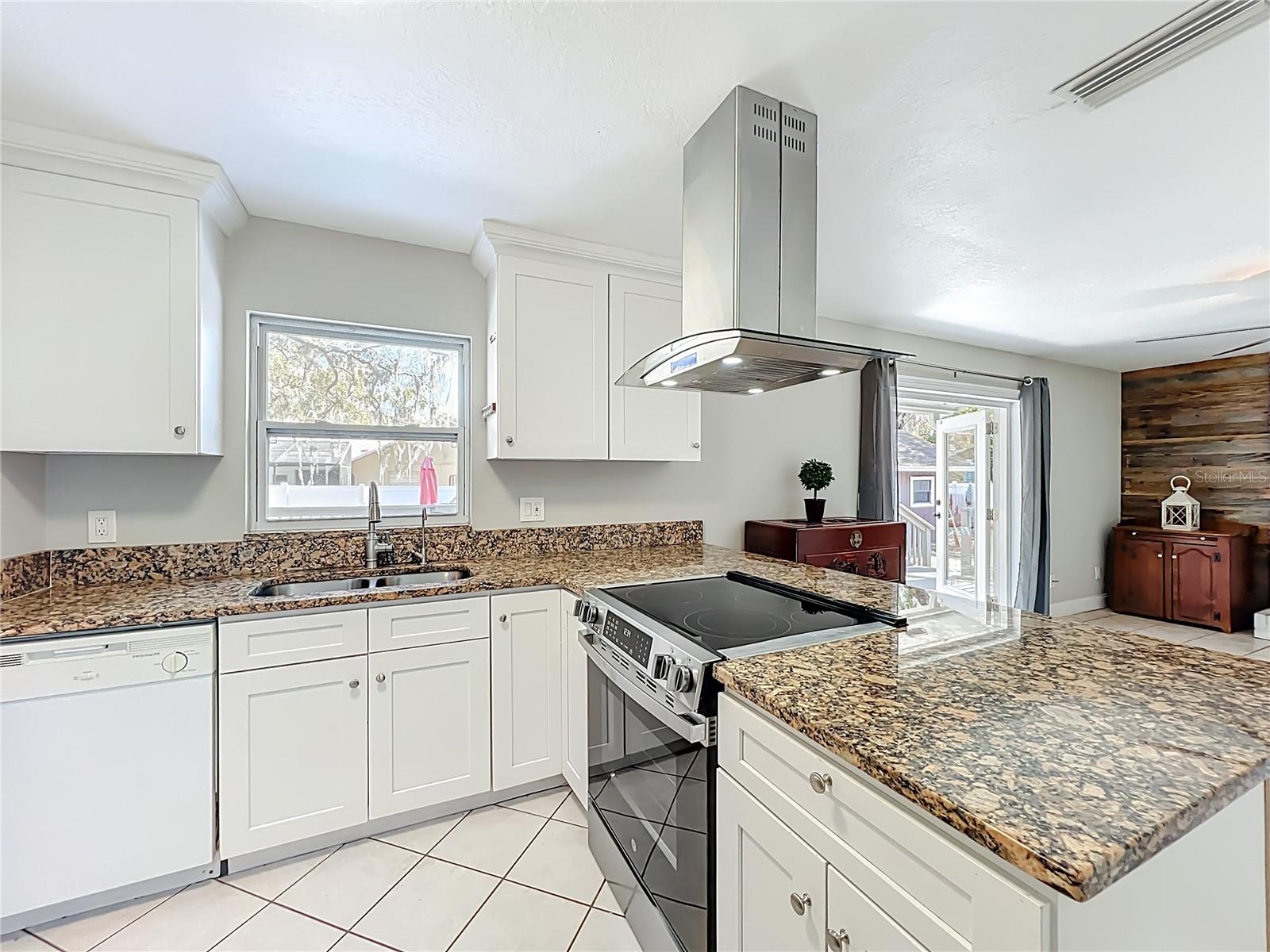 Image 10 of 39 For 5177 Chesapeake Avenue