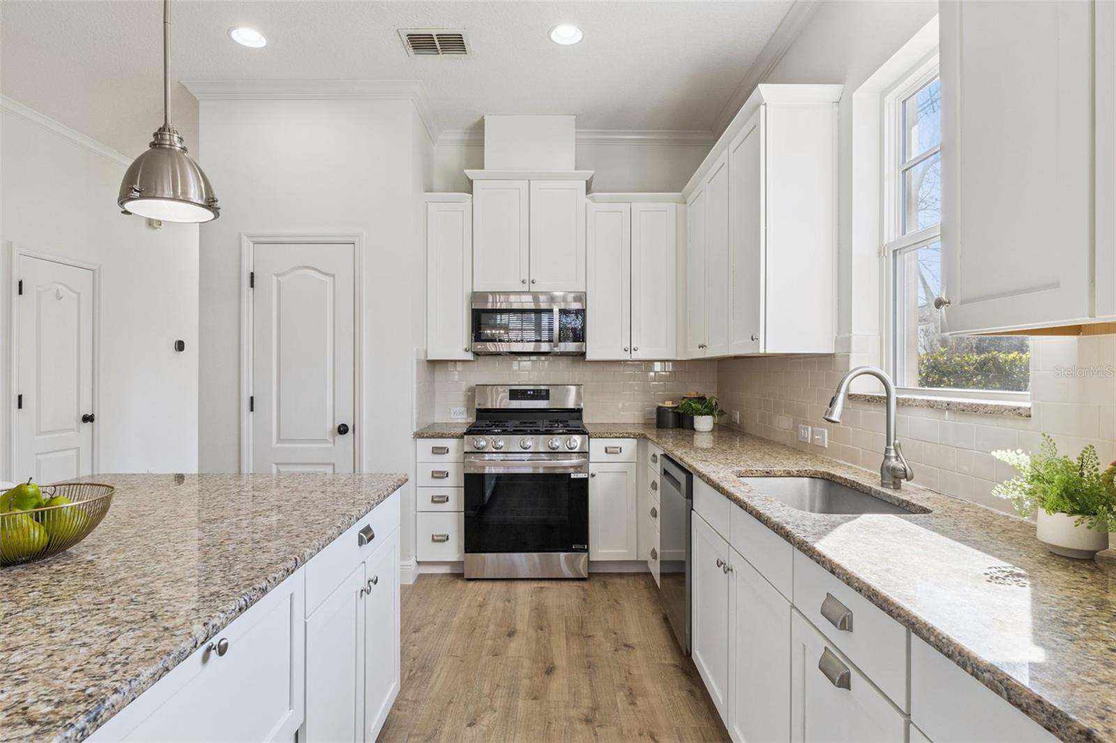 Image 15 of 49 For 8235 Sulston Street