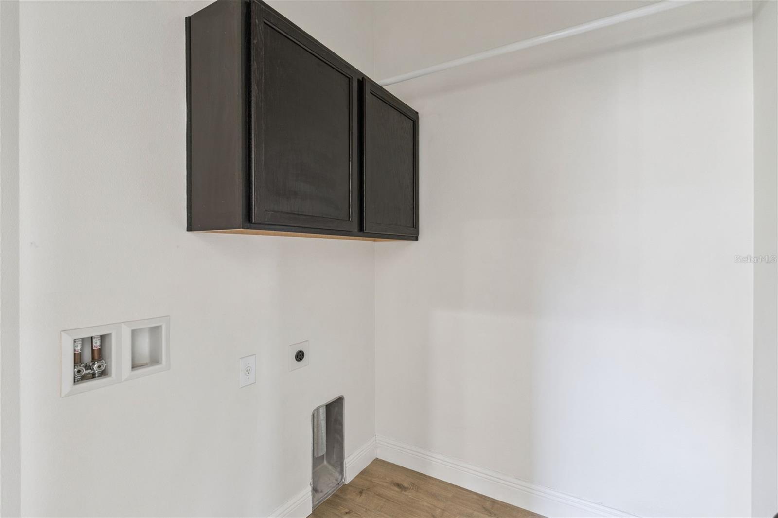 Image 32 of 49 For 8235 Sulston Street