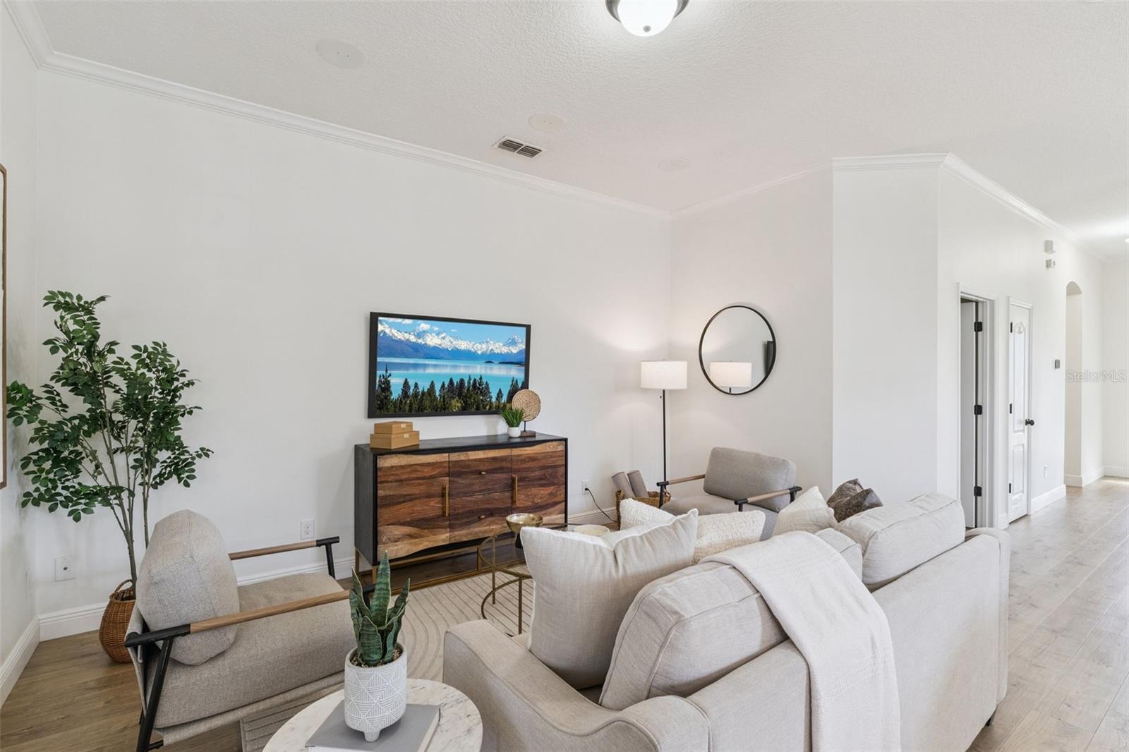 Image 9 of 49 For 8235 Sulston Street