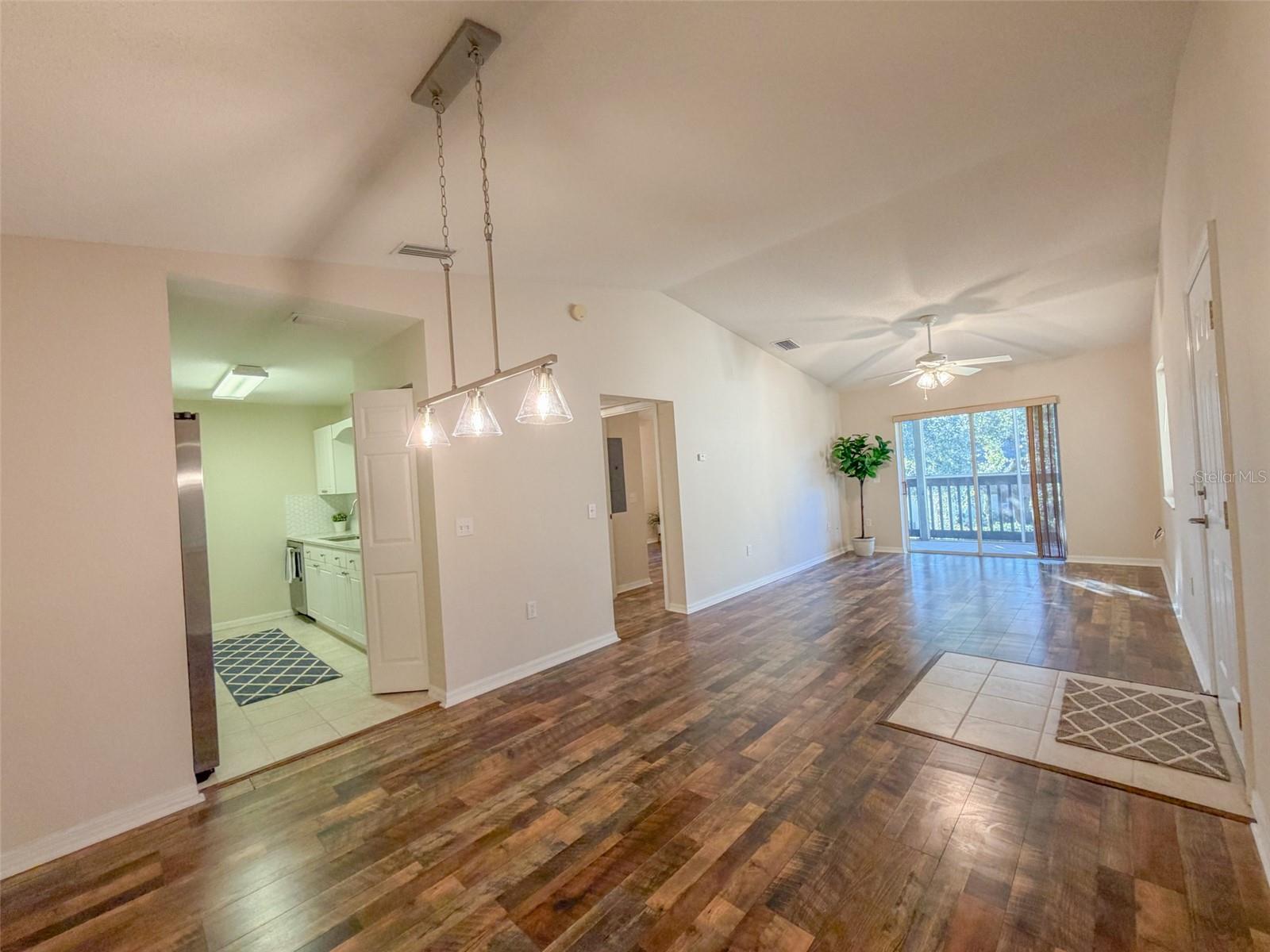 Image 2 of 31 For 2085 Isle Royale Court Se 284