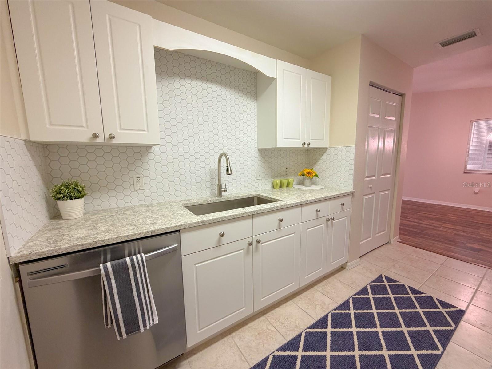 Image 7 of 31 For 2085 Isle Royale Court Se 284