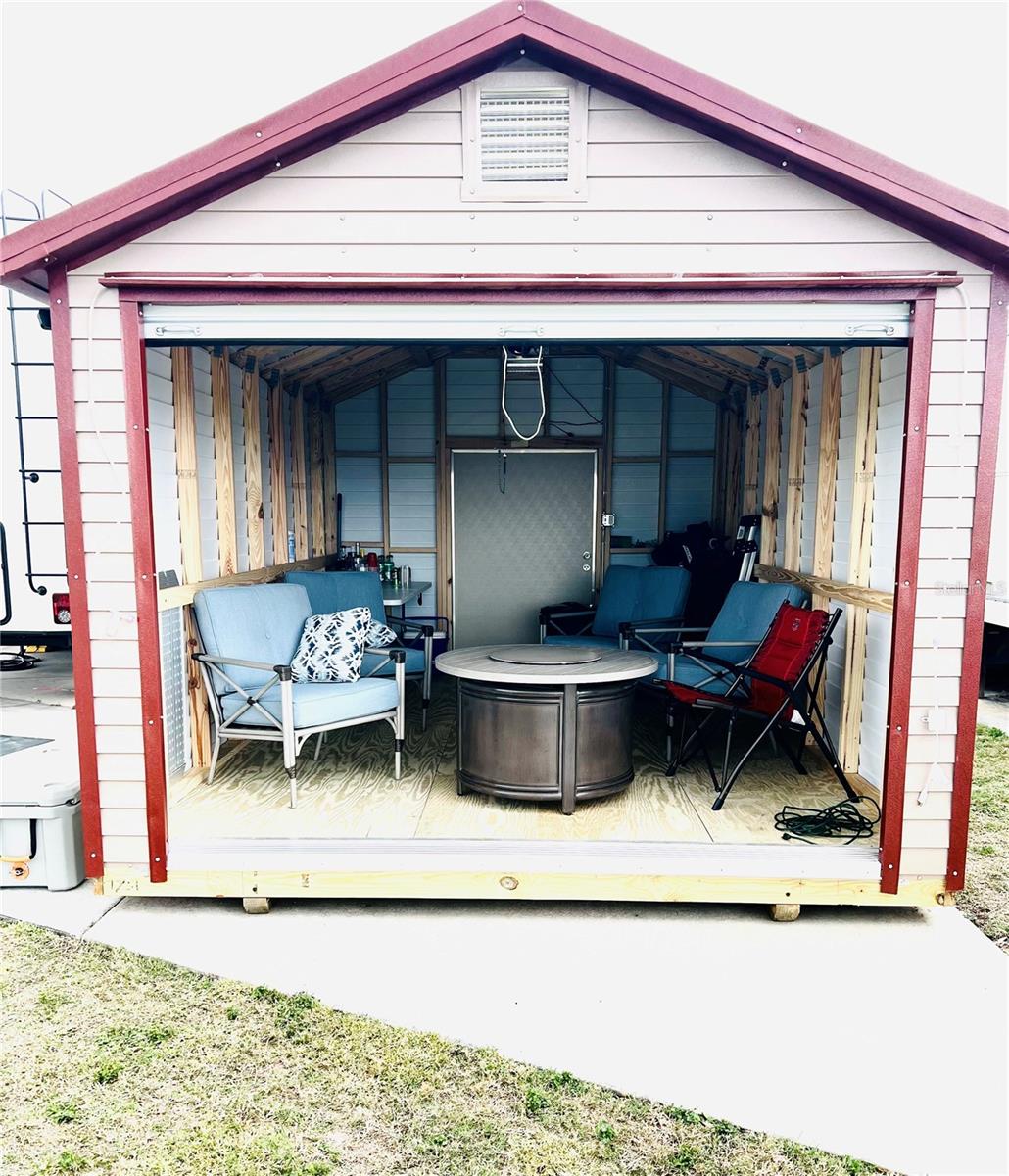 Image 10 of 39 For 328 St George Drive