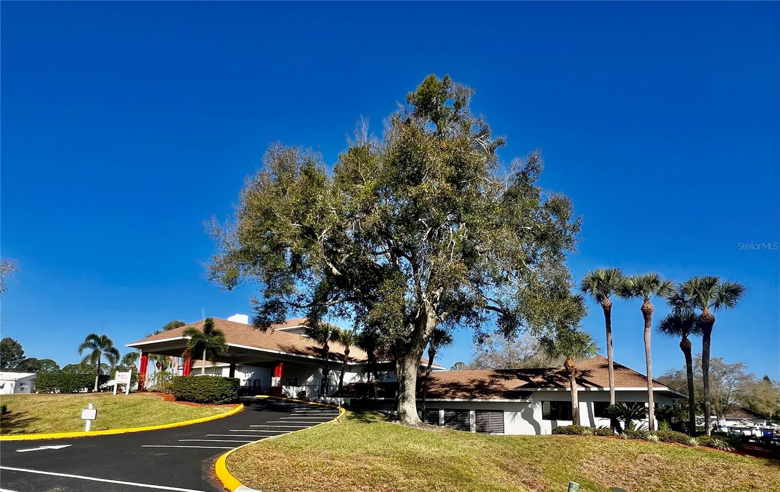 Image 22 of 39 For 328 St George Drive