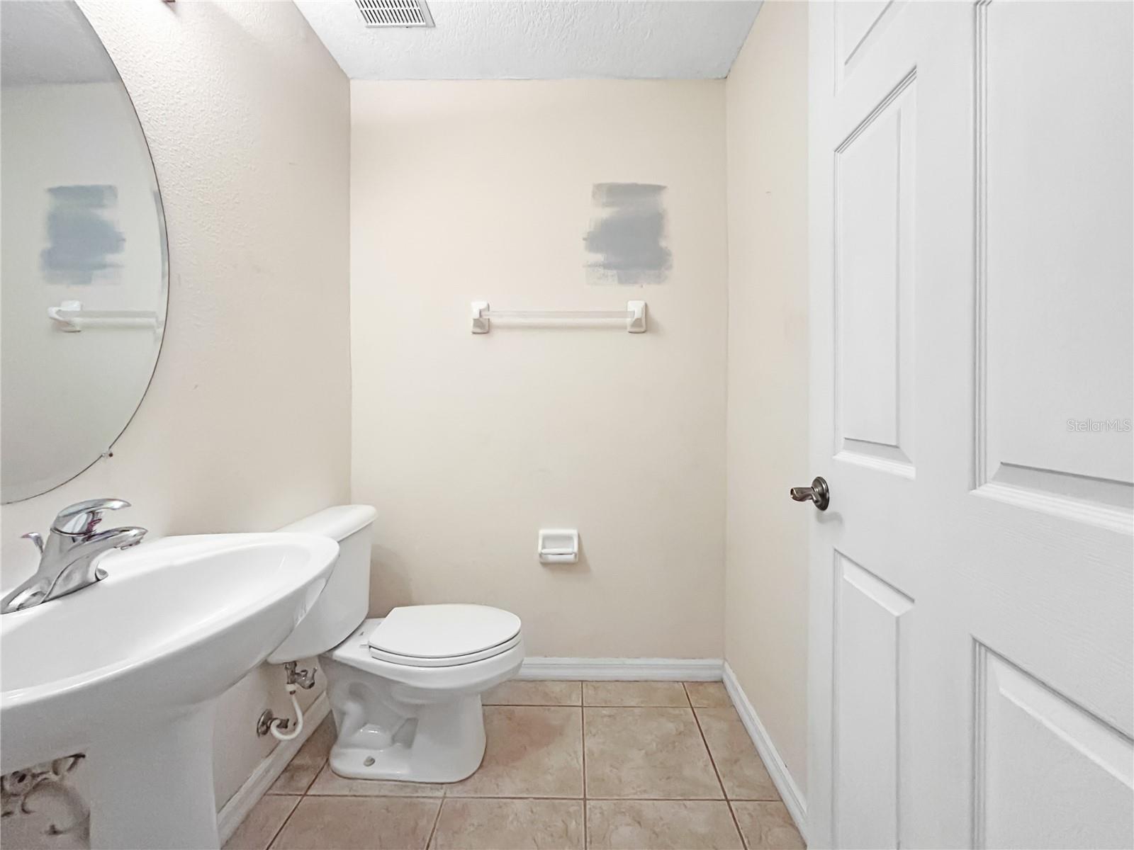 Image 10 of 33 For 2210 Park Crescent Drive