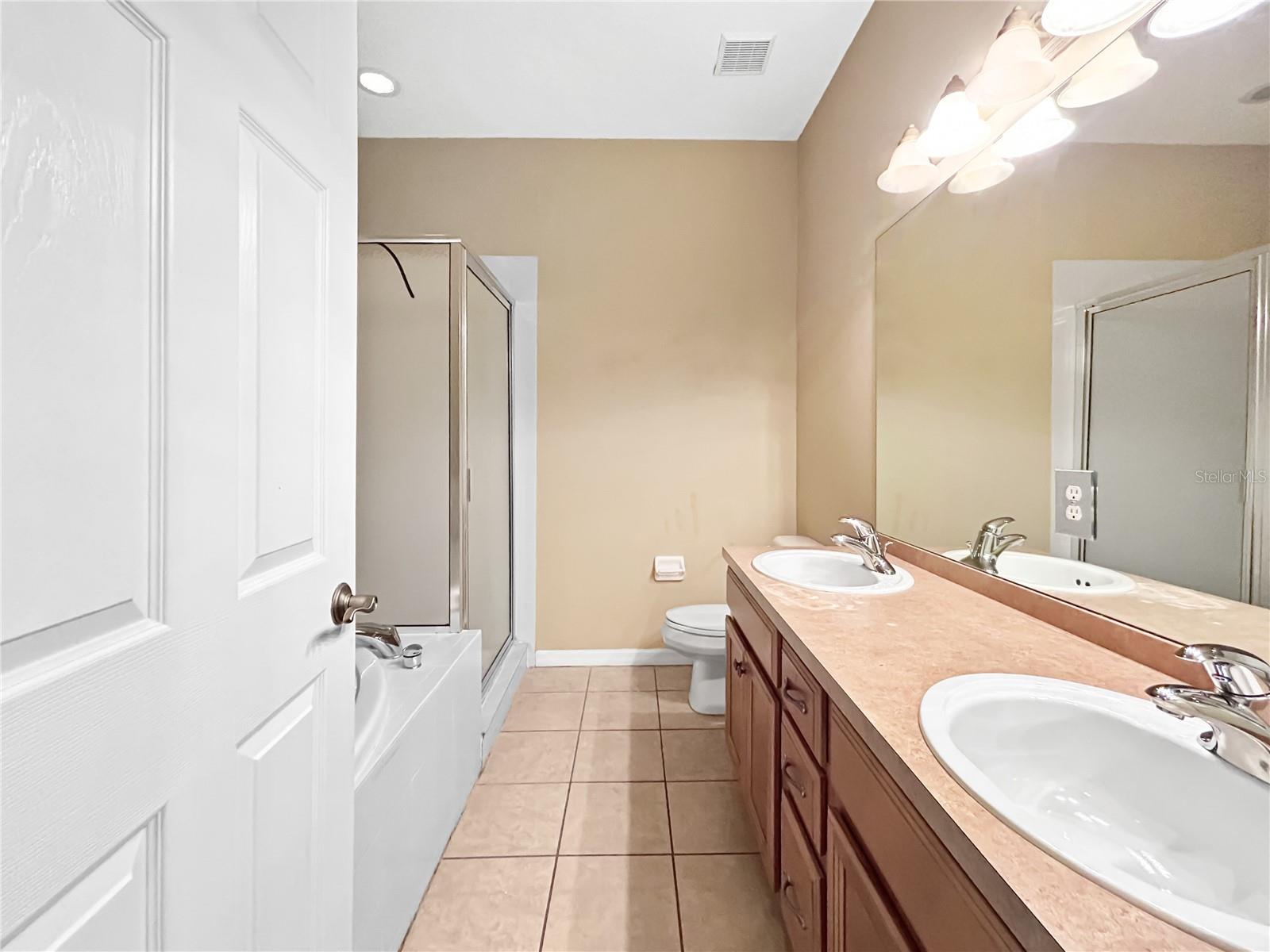 Image 16 of 33 For 2210 Park Crescent Drive