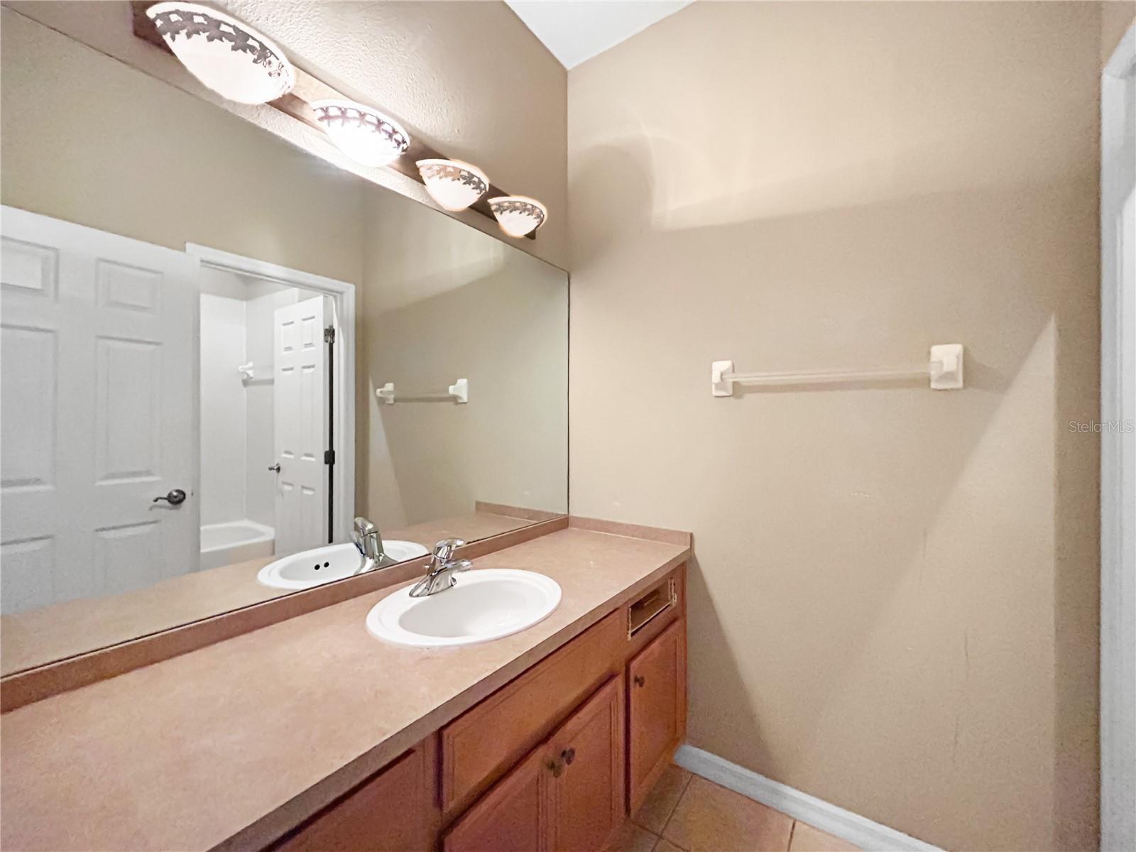 Image 21 of 33 For 2210 Park Crescent Drive