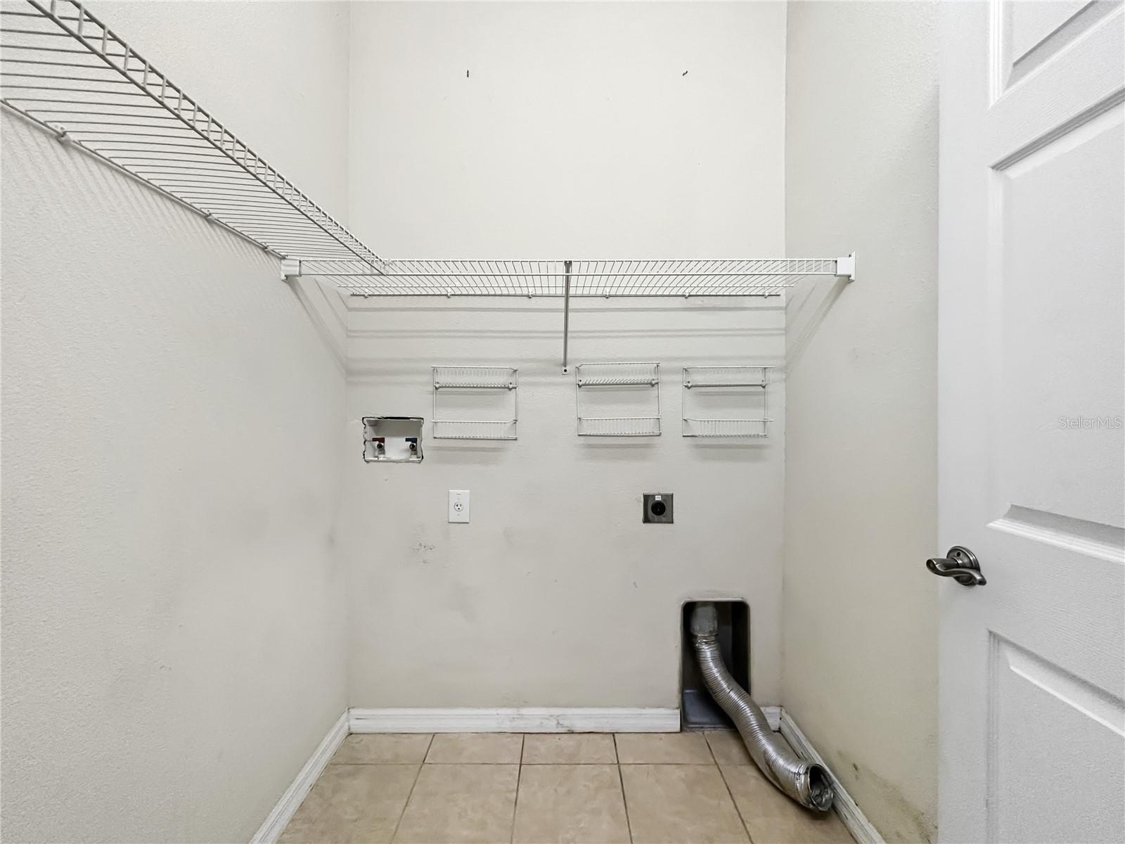 Image 25 of 33 For 2210 Park Crescent Drive