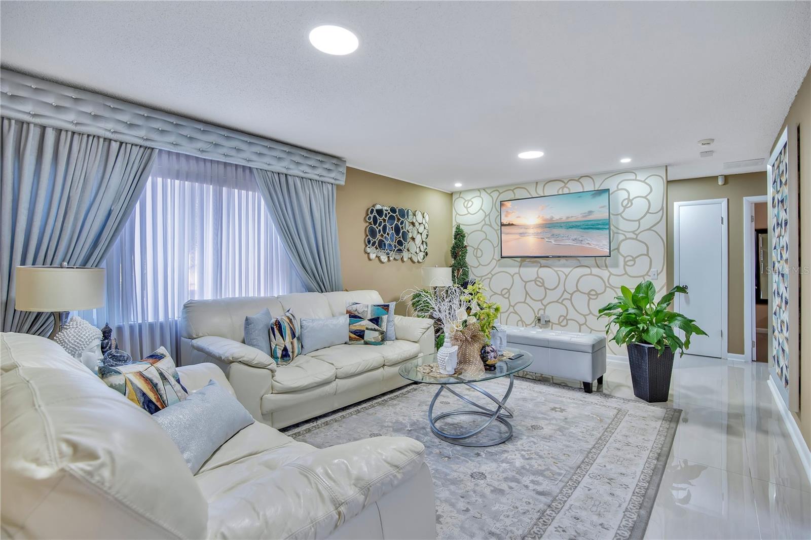 Image 4 of 34 For 6601 Carden Drive