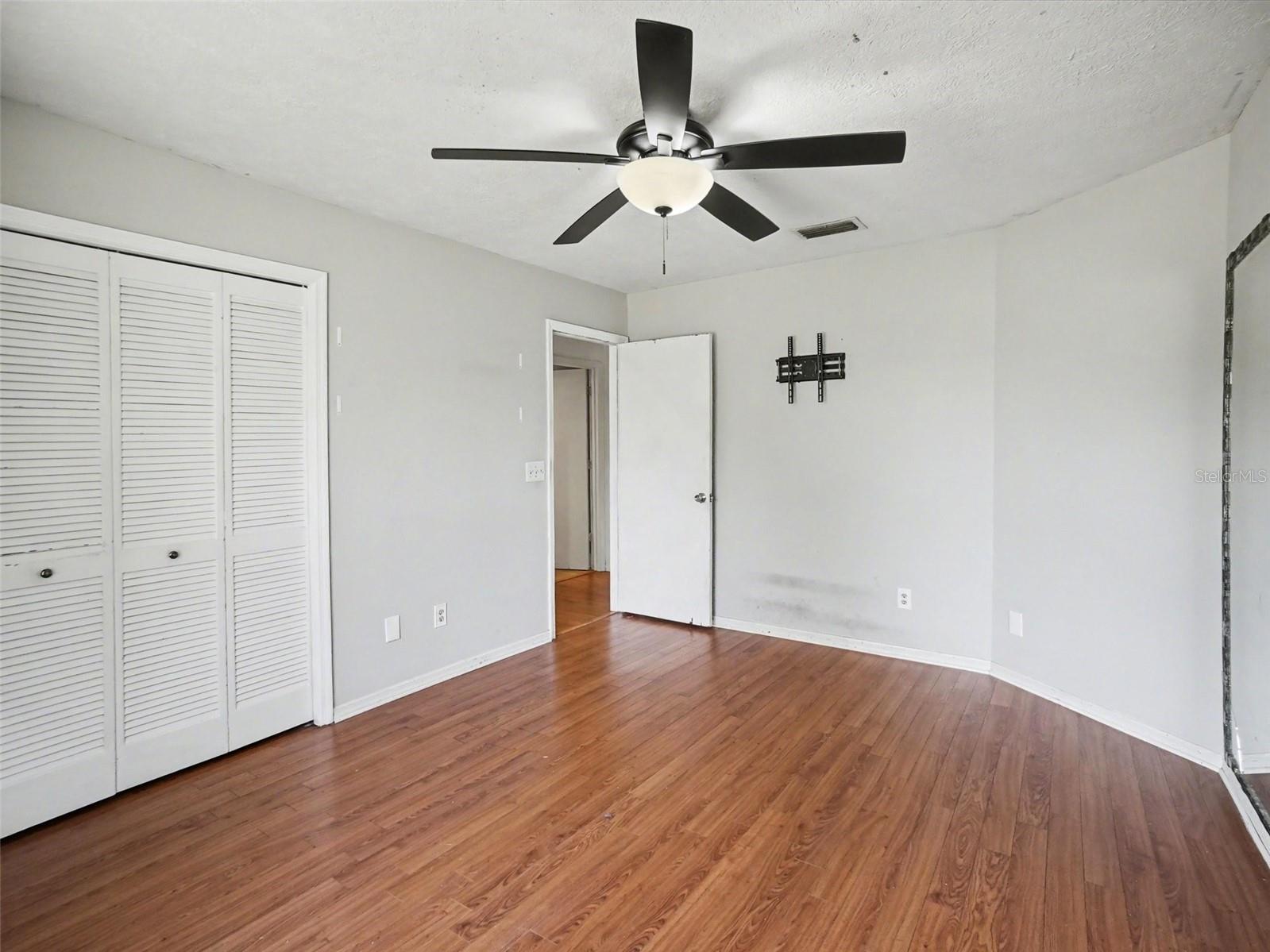 Image 23 of 33 For 8634 Whispering Willow Court