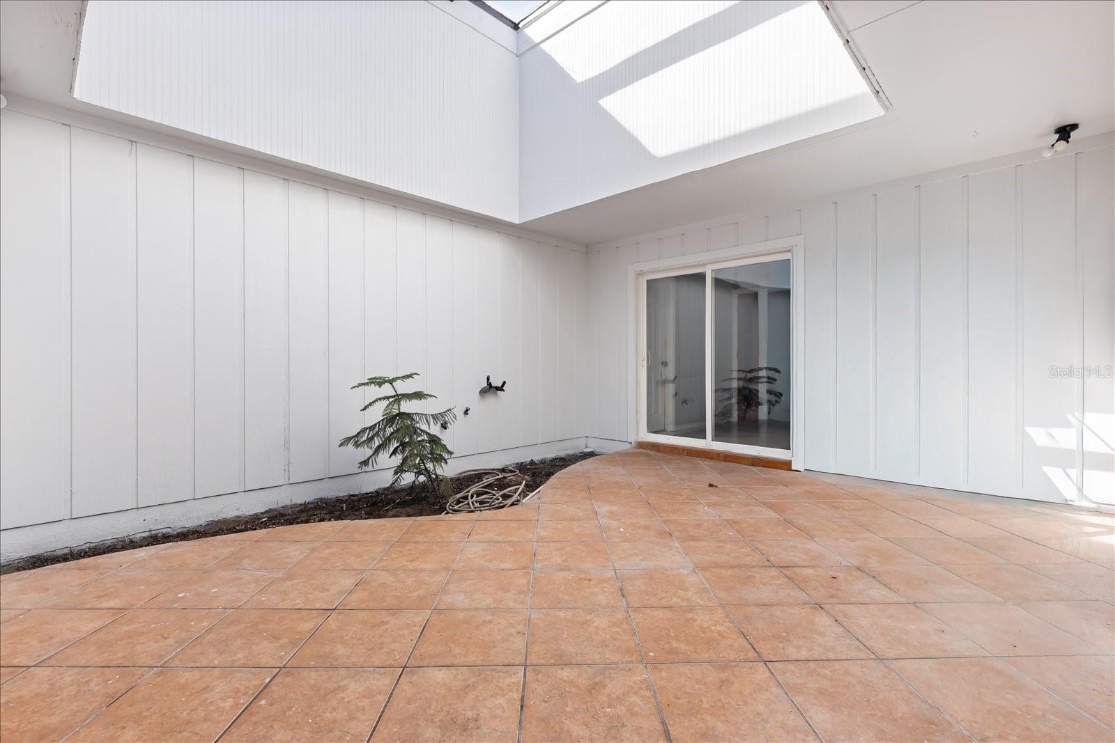 Image 3 of 11 For 1260 Keystone