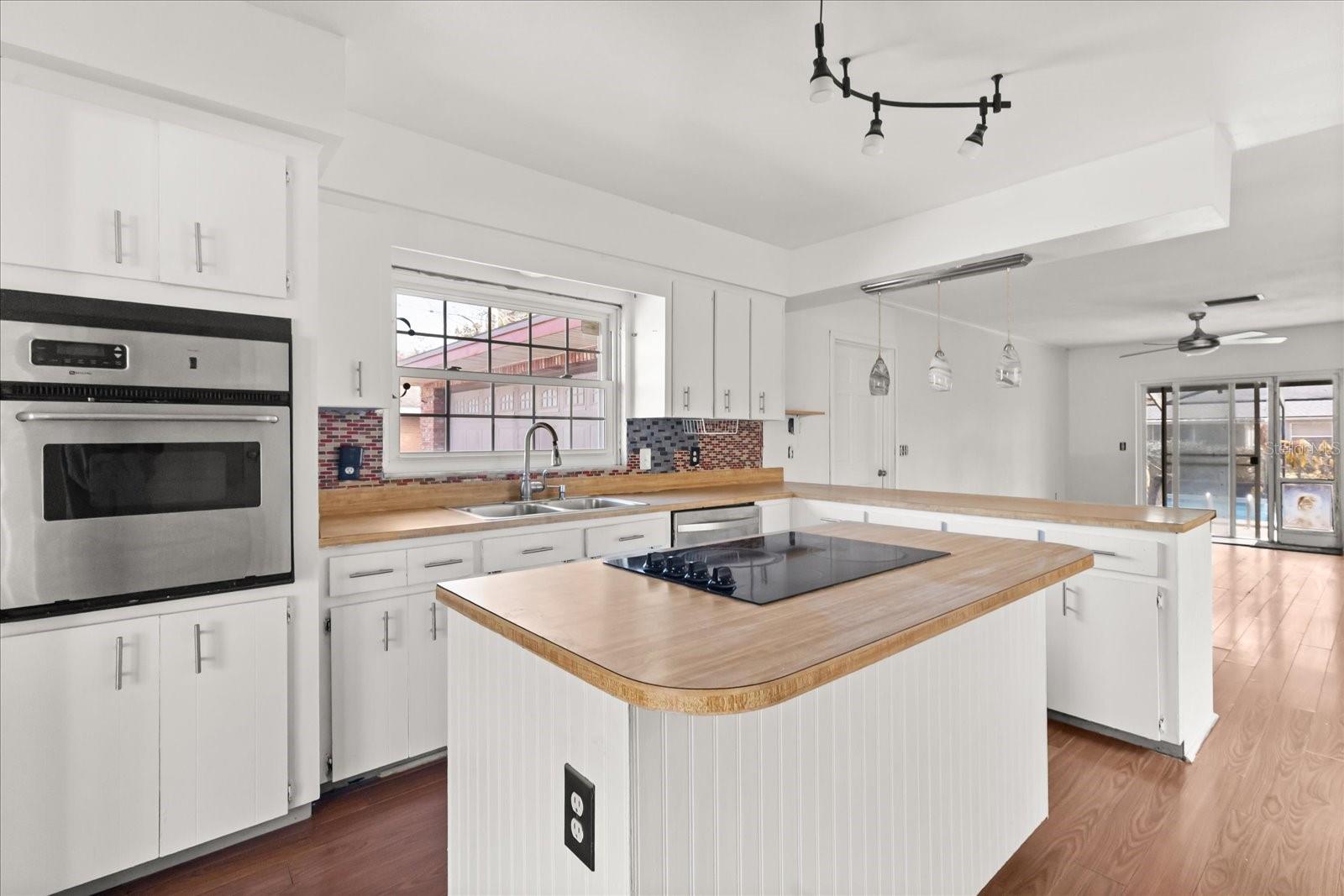 Image 4 of 11 For 1260 Keystone