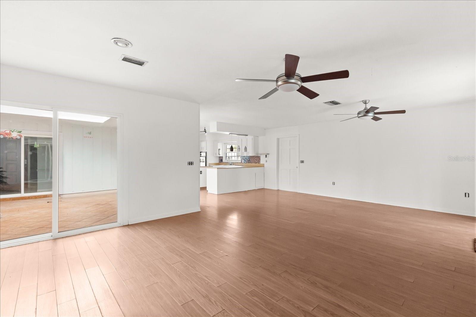 Image 7 of 11 For 1260 Keystone