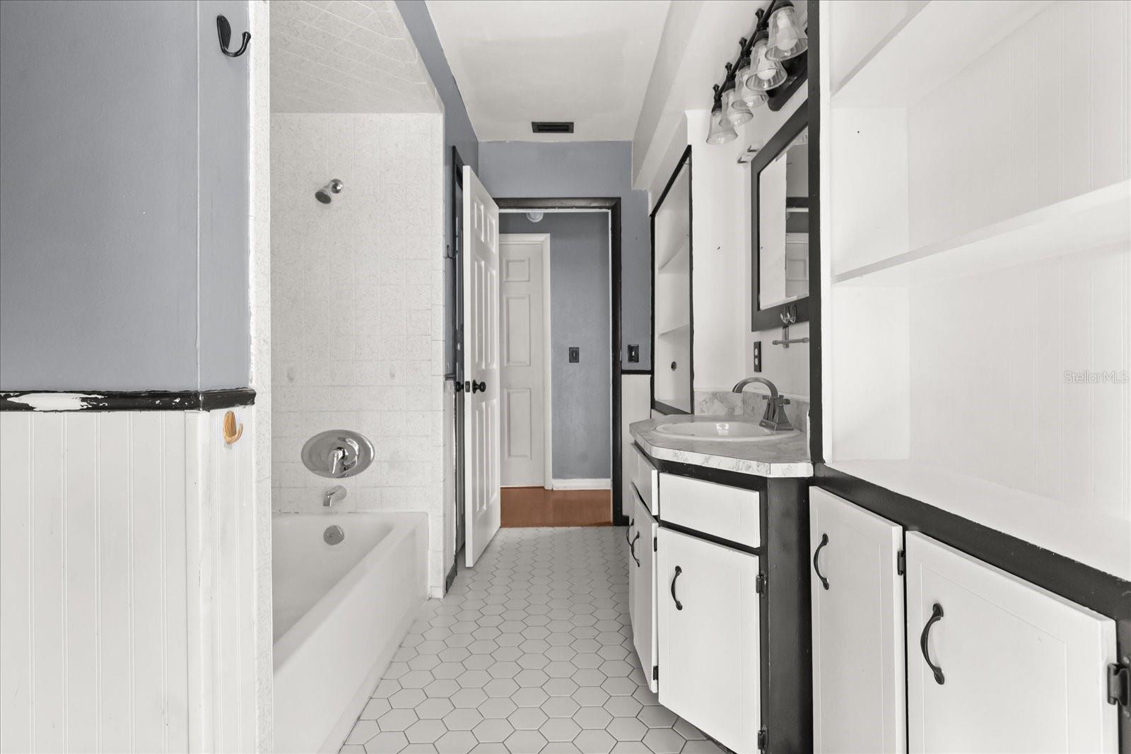 Image 8 of 11 For 1260 Keystone