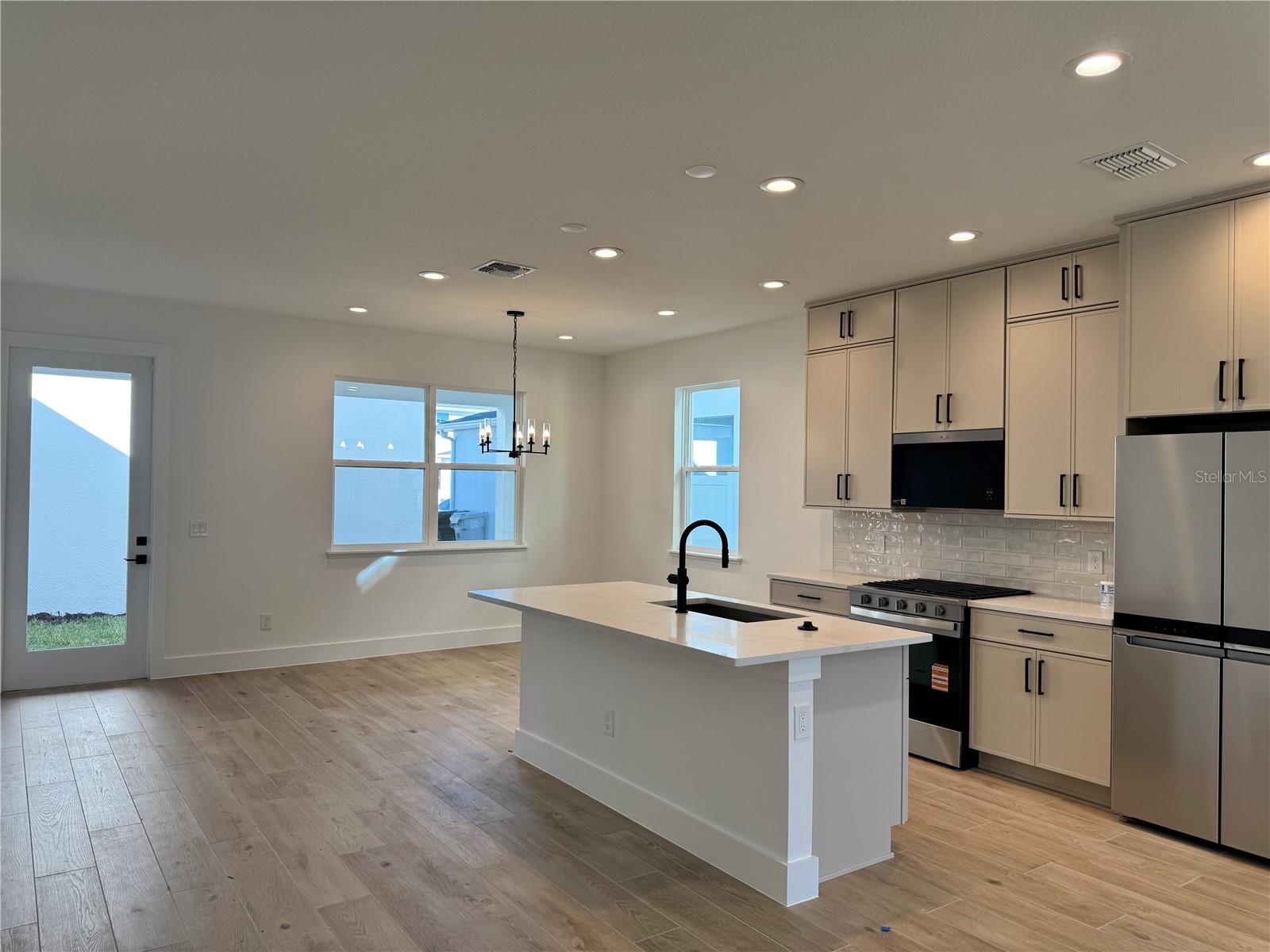 Image 11 of 34 For 1833 Crowncrest Drive