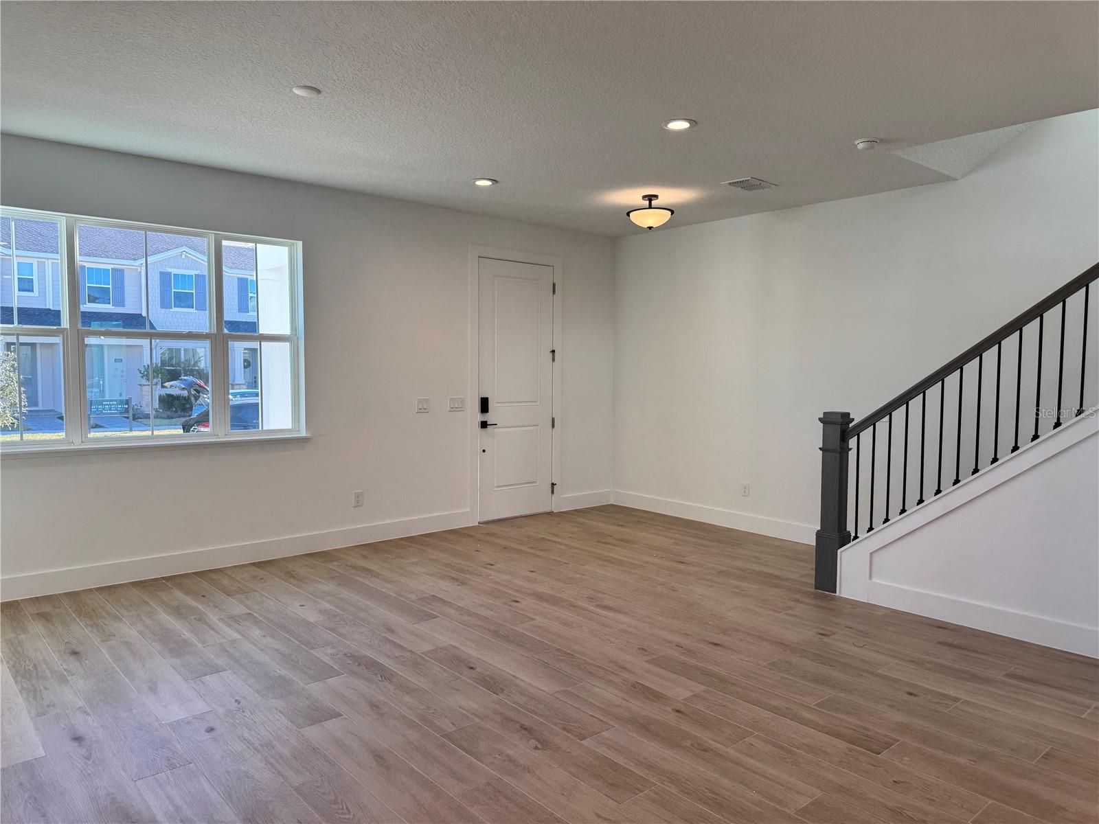 Image 15 of 34 For 1833 Crowncrest Drive