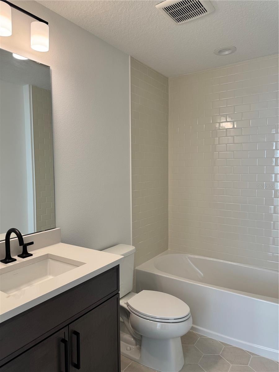 Image 18 of 34 For 1833 Crowncrest Drive