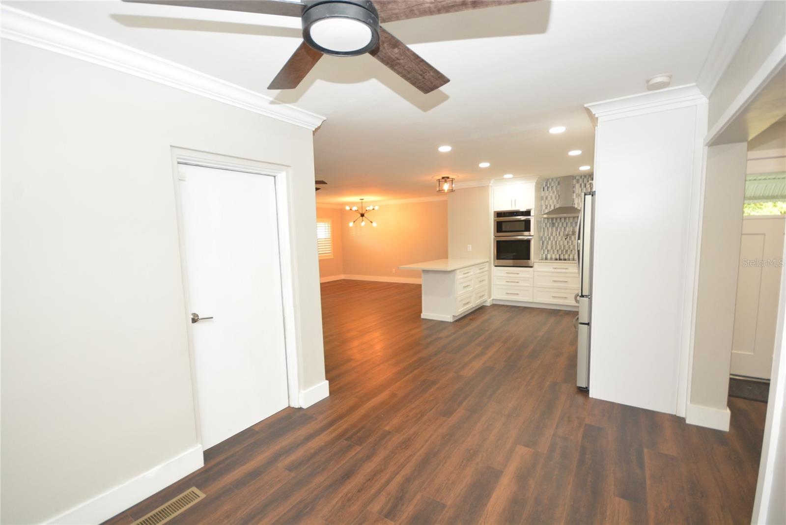 Image 18 of 56 For 3006 Vine Street