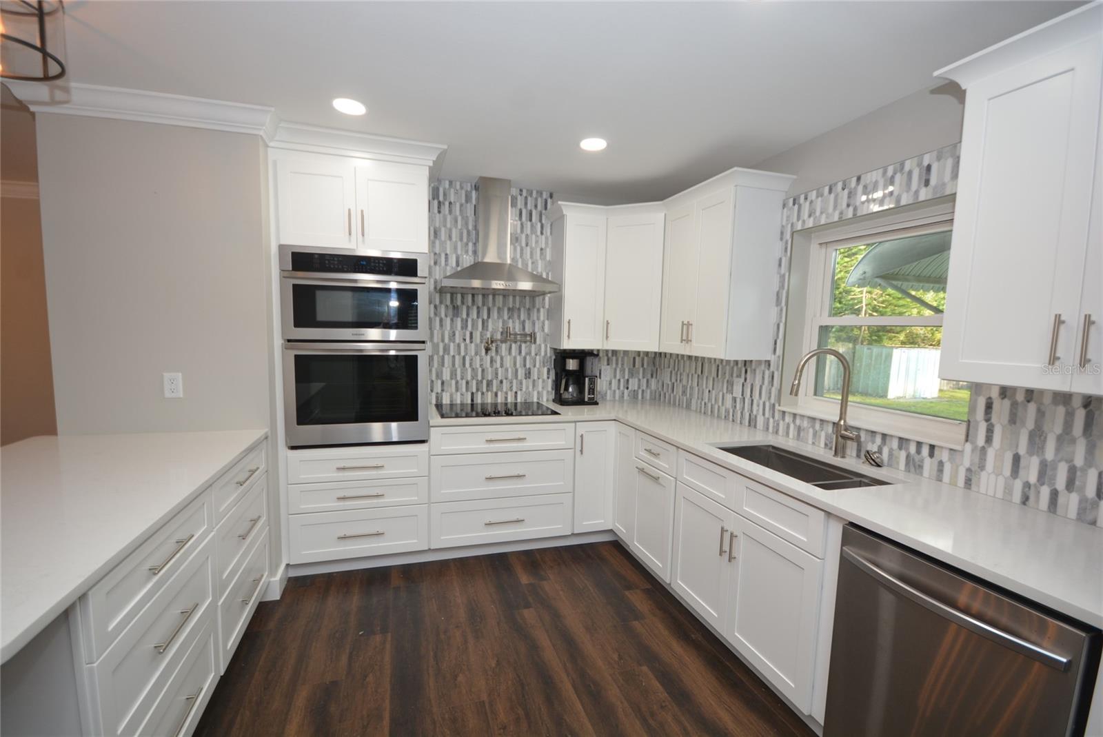 Image 19 of 56 For 3006 Vine Street