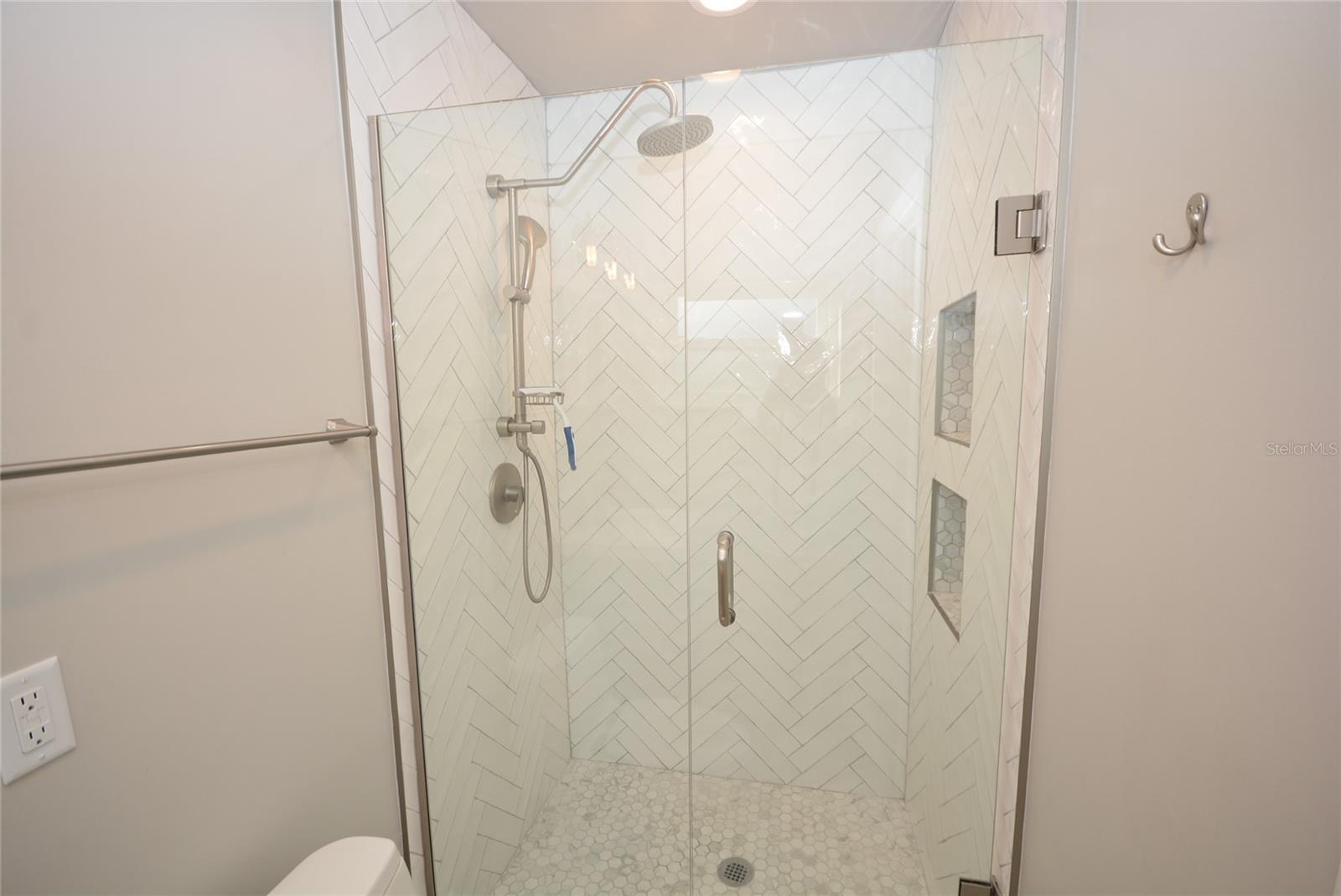 Image 33 of 56 For 3006 Vine Street