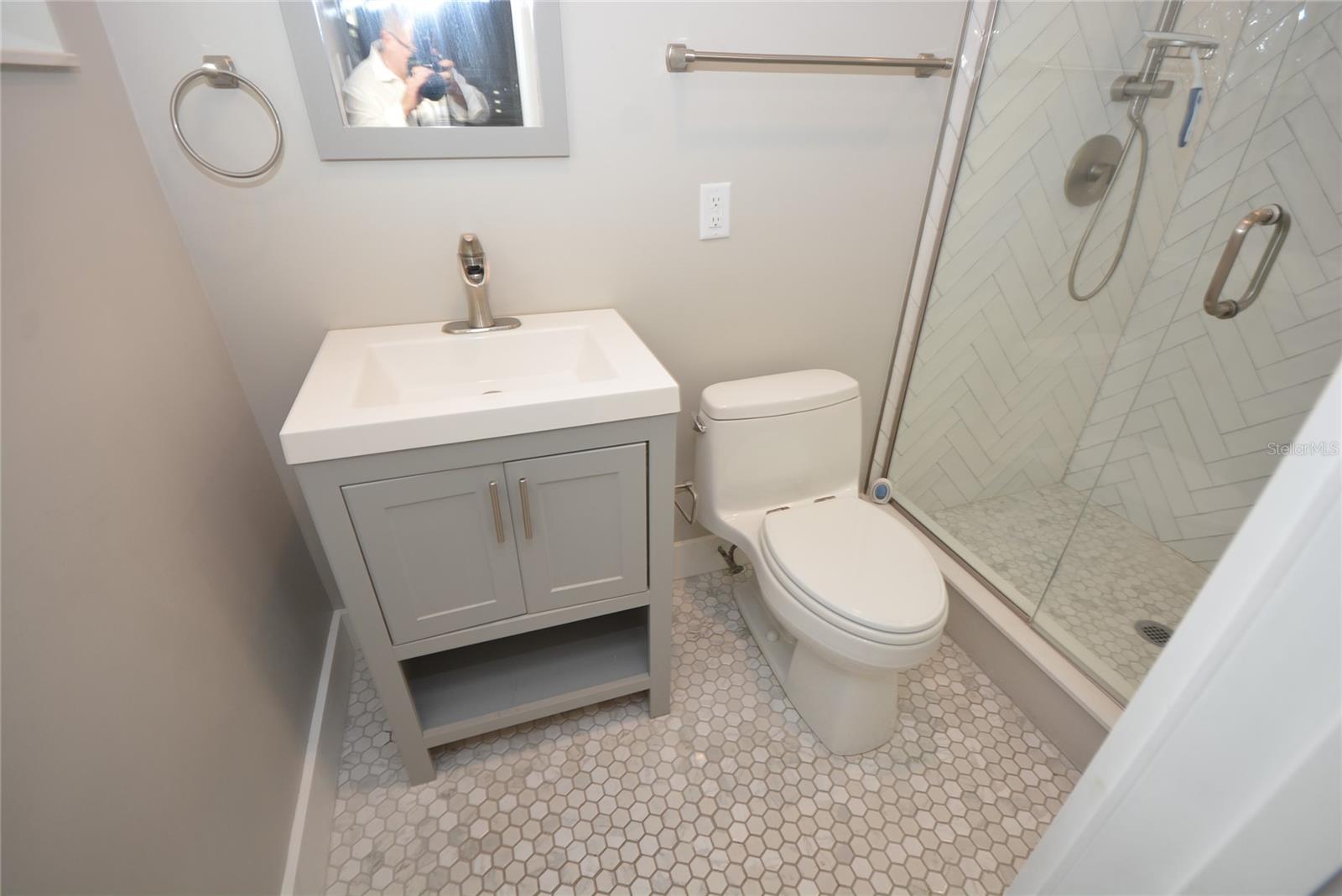 Image 35 of 56 For 3006 Vine Street