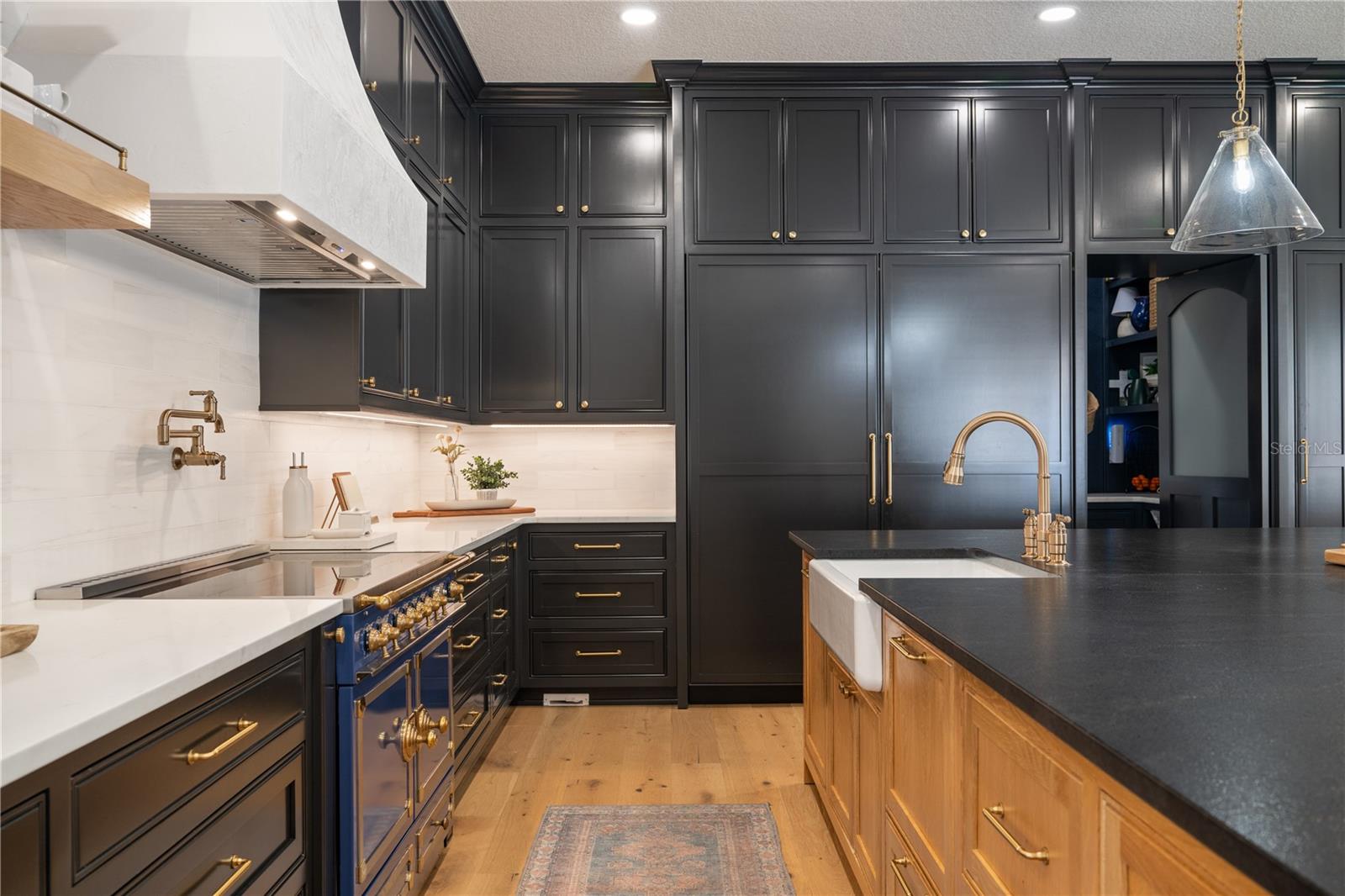 Image 11 of 54 For 5351 Carson Street