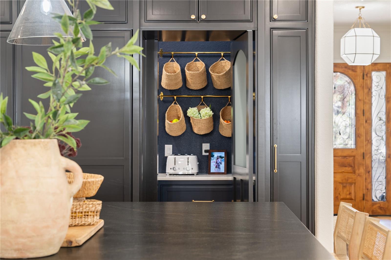 Image 12 of 54 For 5351 Carson Street