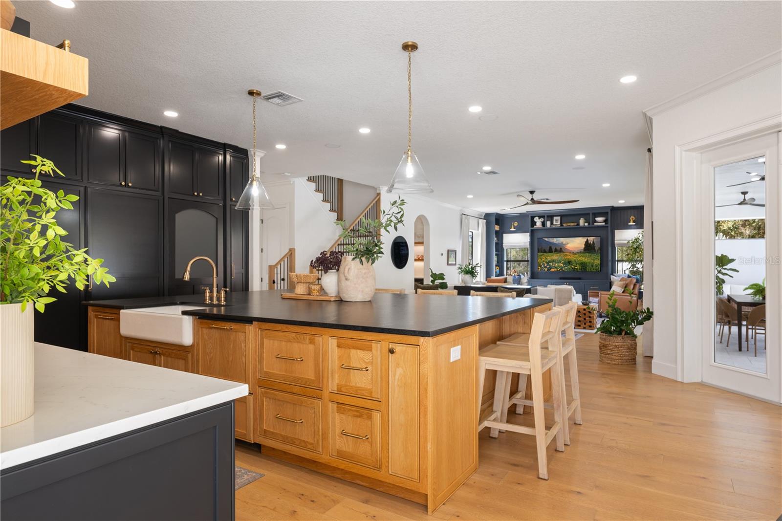 Image 15 of 54 For 5351 Carson Street