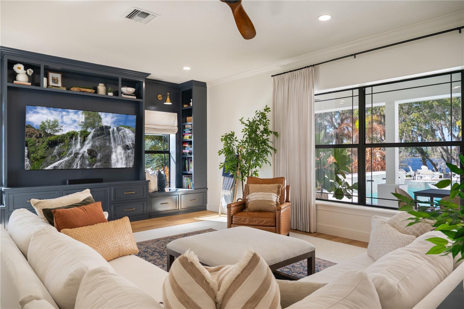 Image 18 of 54 For 5351 Carson Street