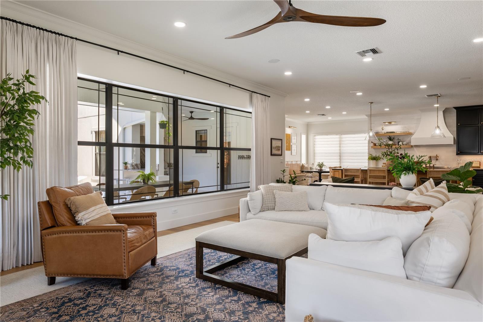 Image 19 of 54 For 5351 Carson Street