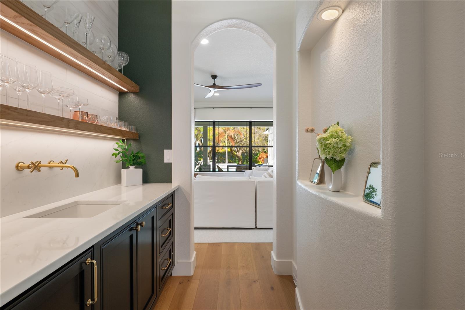 Image 20 of 54 For 5351 Carson Street