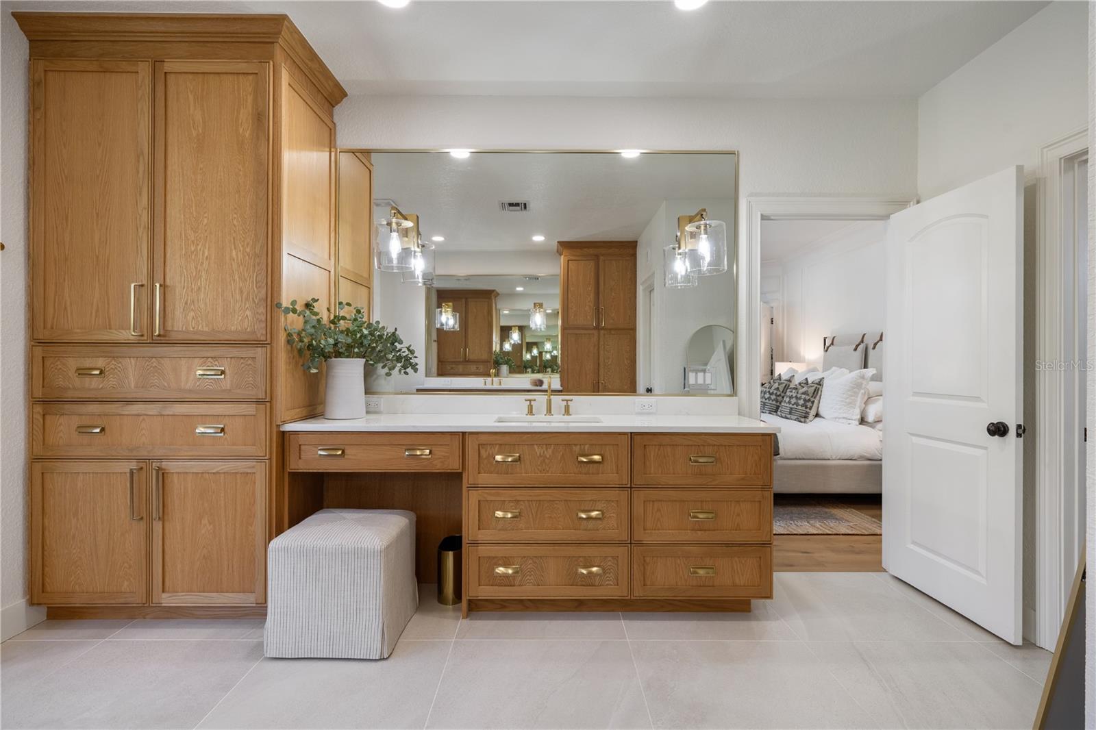 Image 26 of 54 For 5351 Carson Street