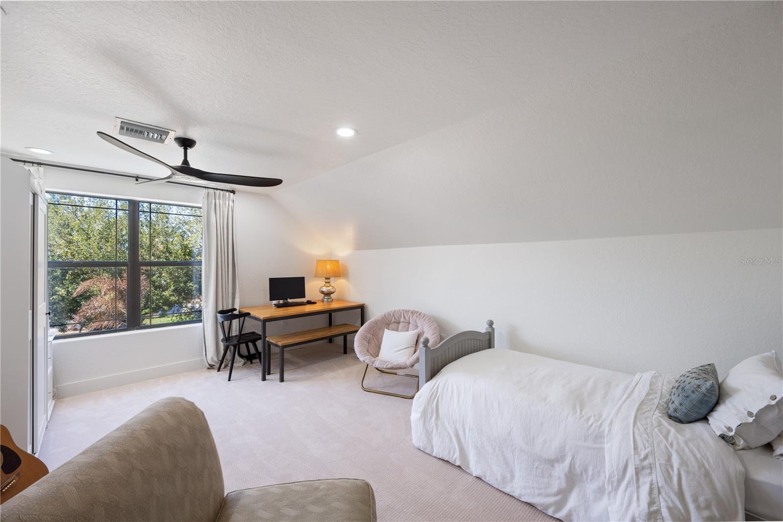 Image 34 of 54 For 5351 Carson Street