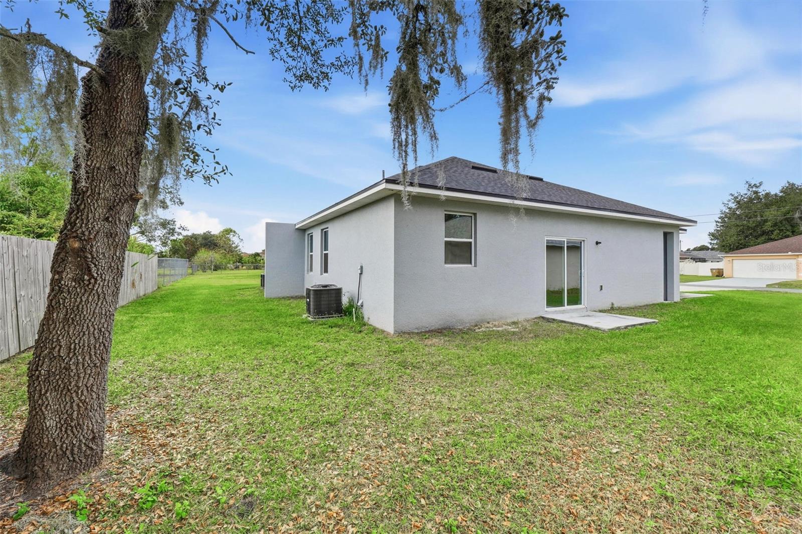 Image 16 of 24 For 314 Colonade Court A