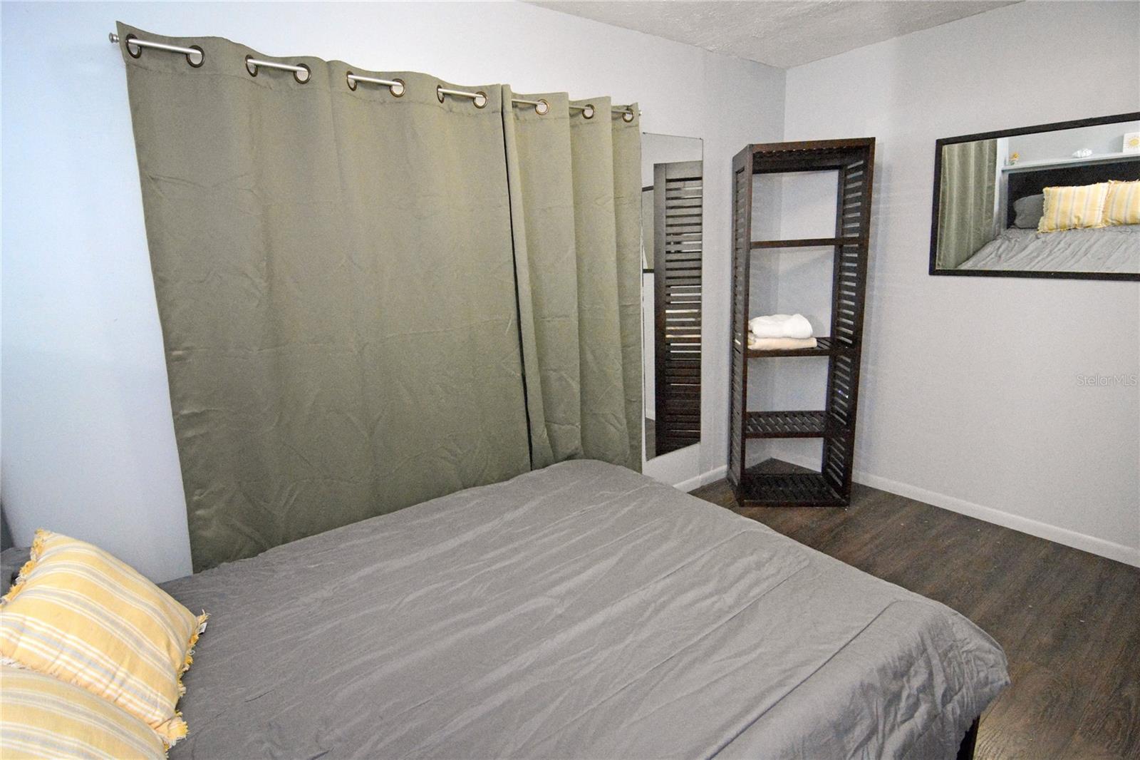 Image 17 of 35 For 2606 Crystal Lake Avenue