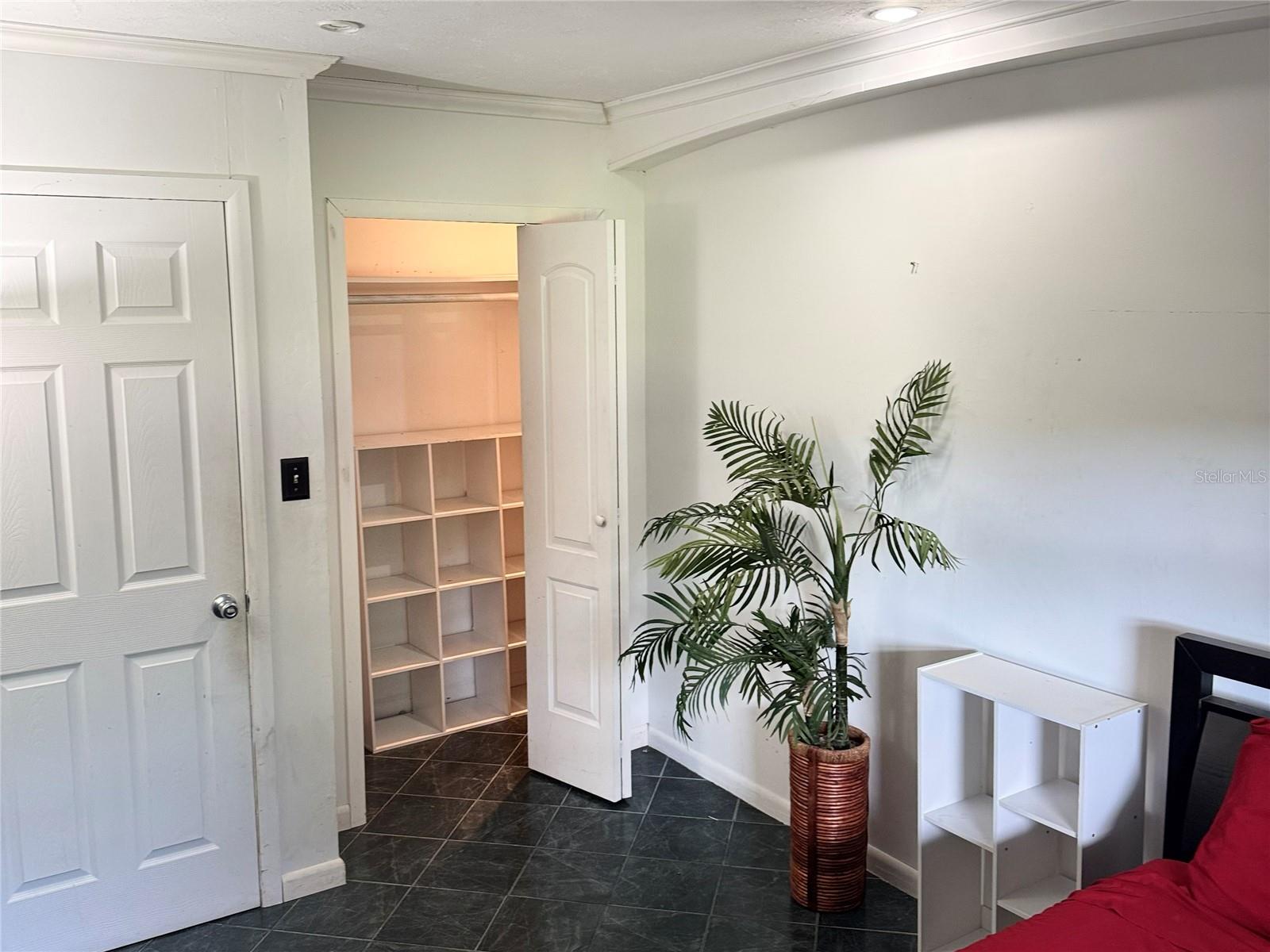 Image 20 of 35 For 2606 Crystal Lake Avenue